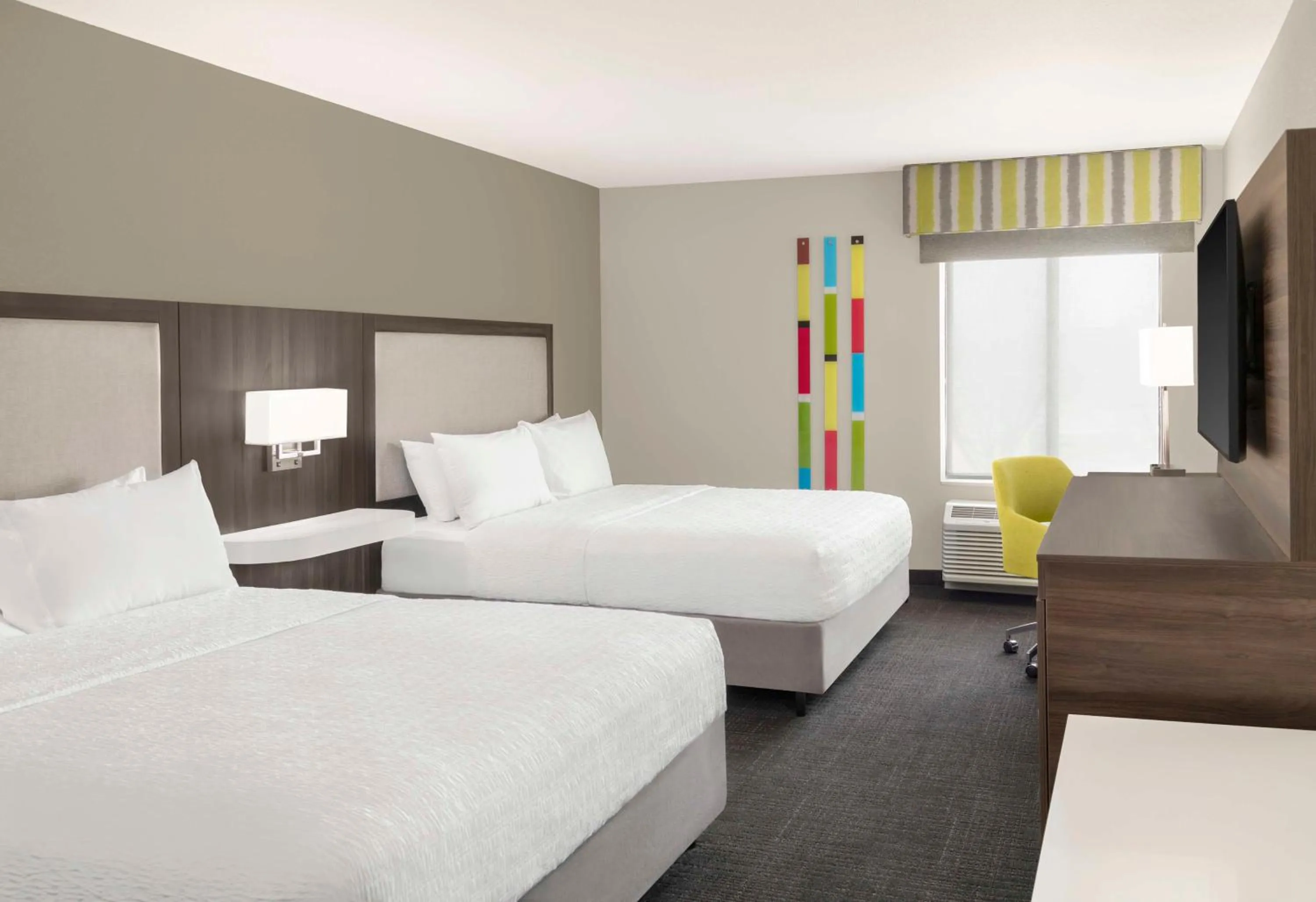Queen Room with Two Queen Beds - Mobility and Hearing Access/Non-Smoking in Hampton Inn Olathe