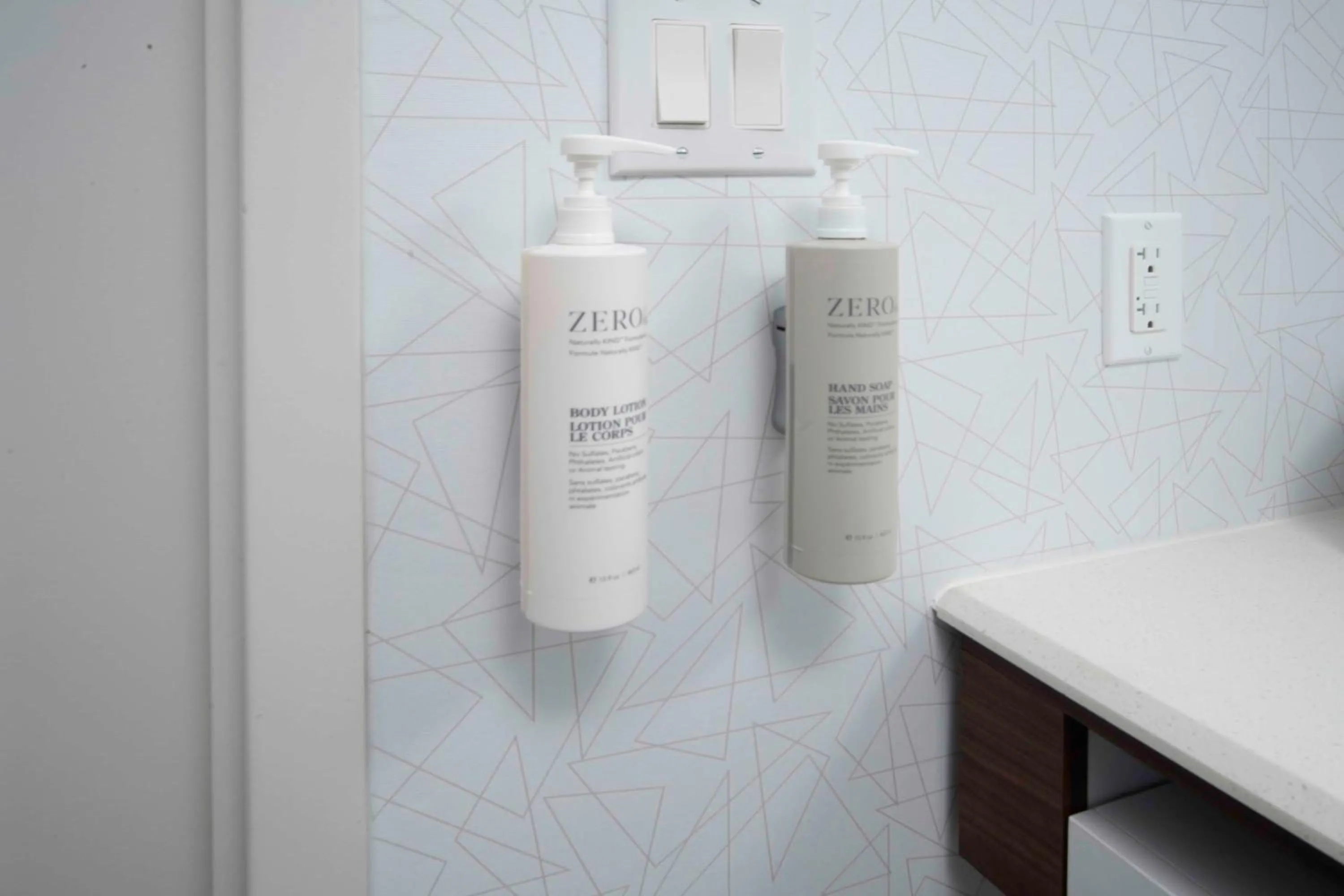 King Room with King Bed - Non-Smoking in Hampton Inn Bryant