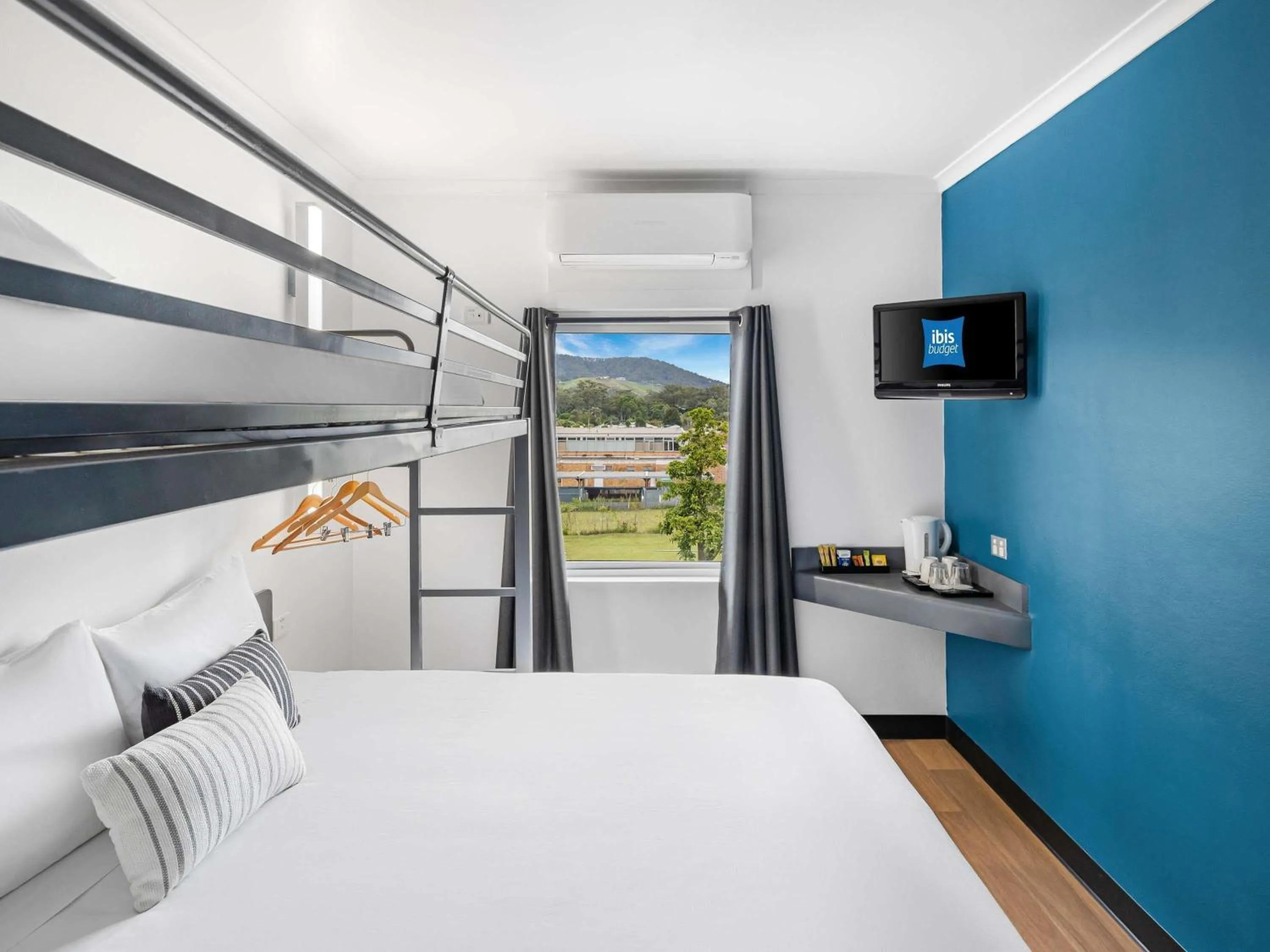 Queen Room with a Bunk Bed in ibis Budget Coffs Harbour