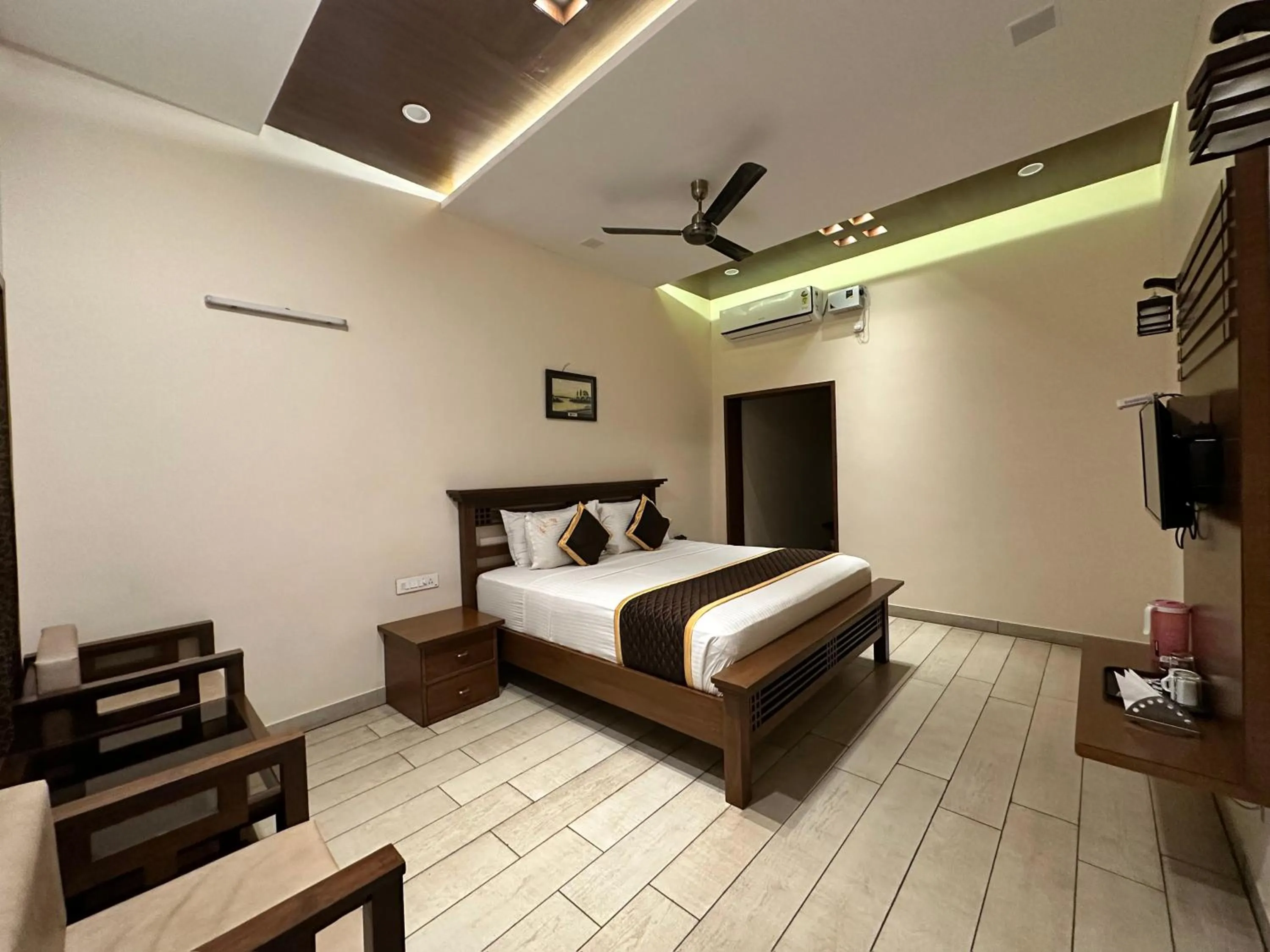 Deluxe Room in Singaras Coffee Country