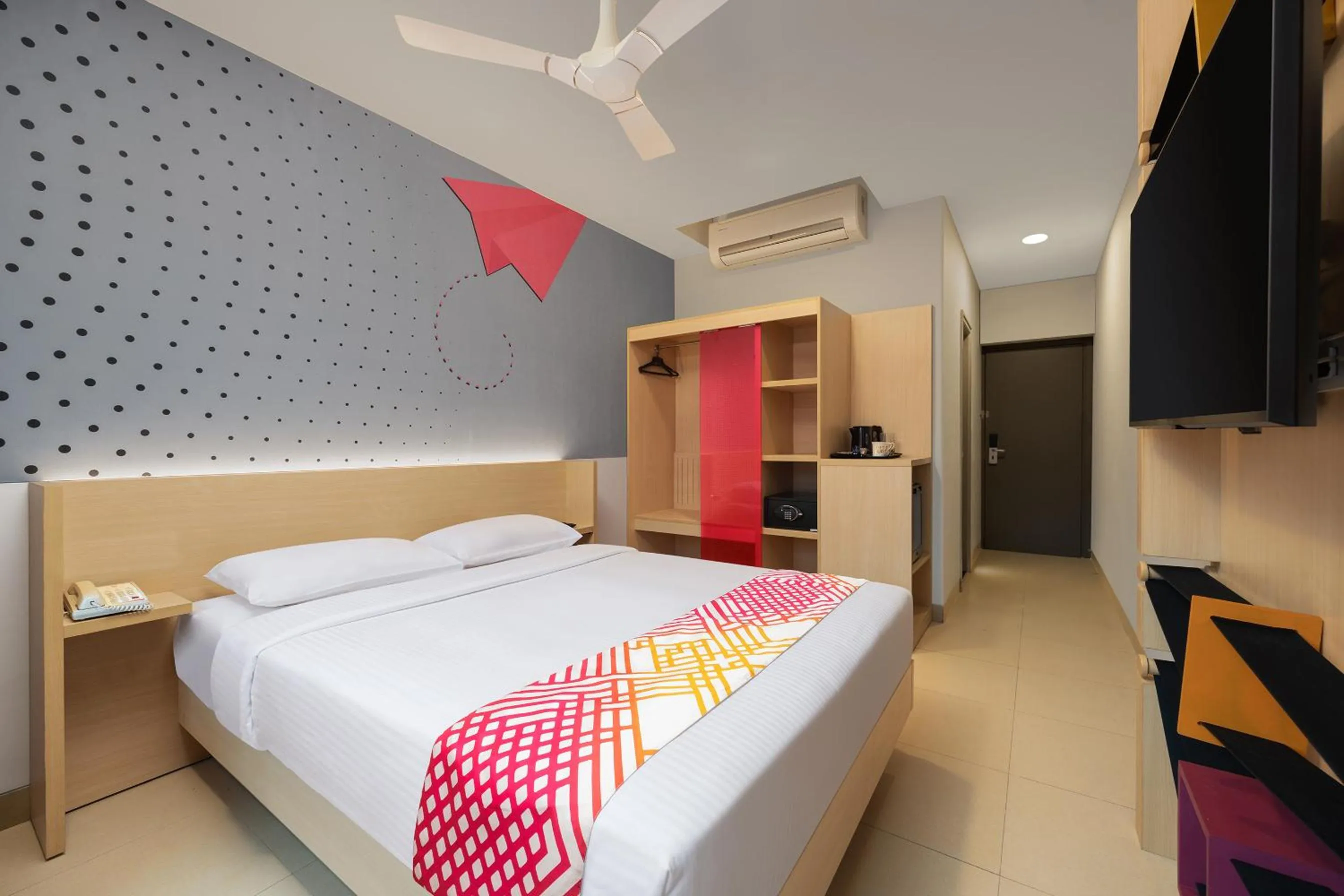Luxe Queen Room  in Ginger Vadodara