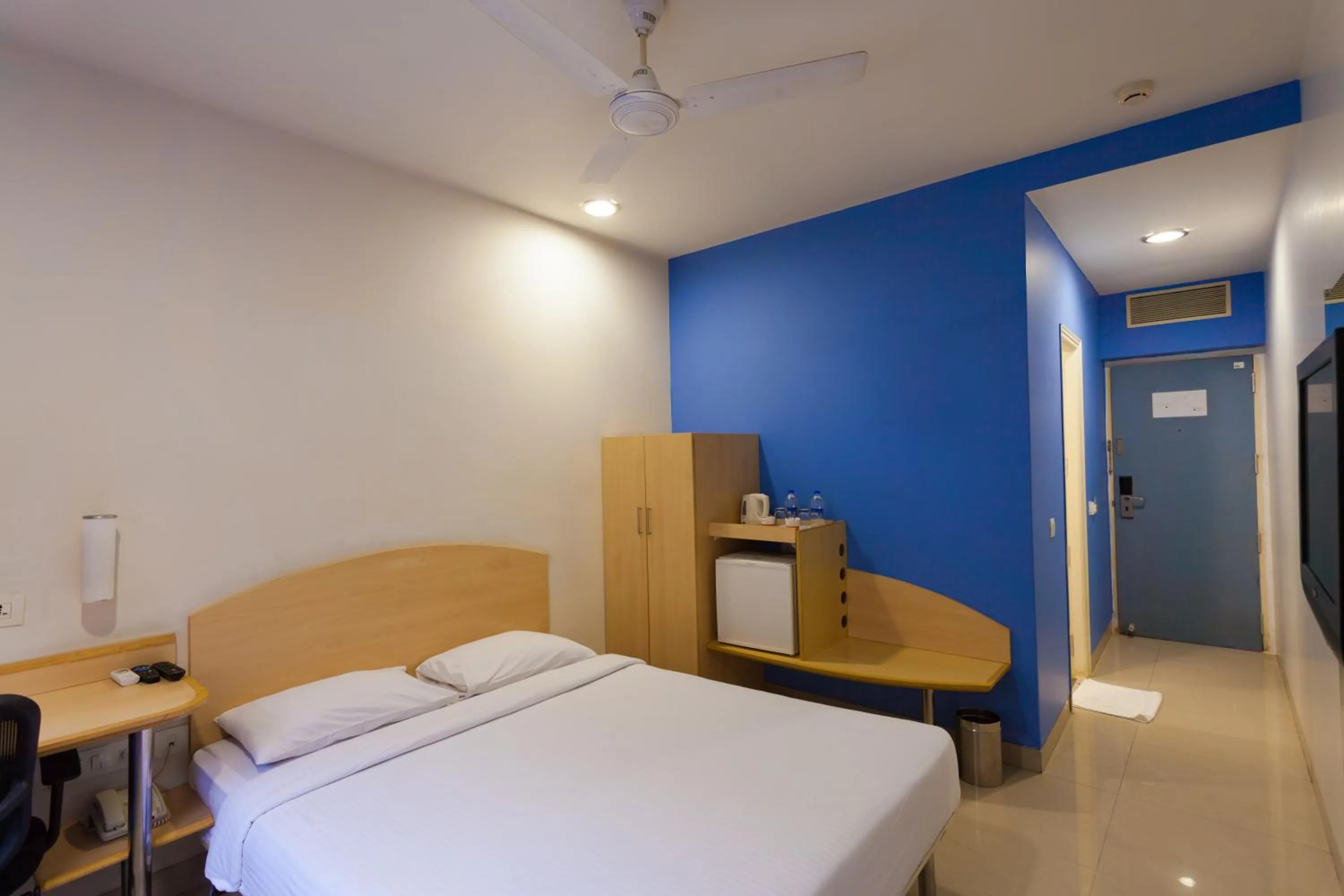 Twin Room - single occupancy in Ginger Vadodara