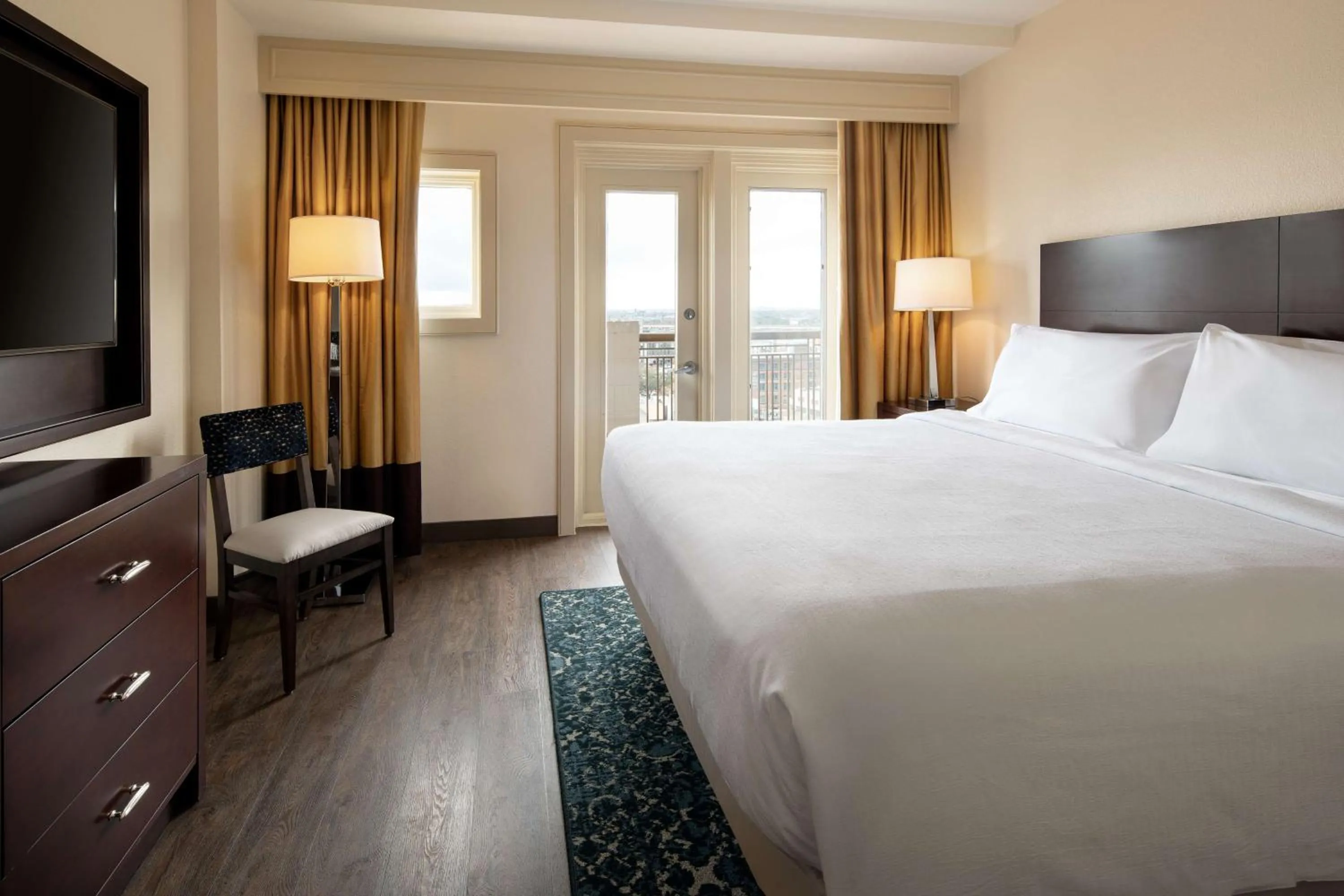 King Suite with Balcony and View in Embassy Suites by Hilton New Orleans Convention Center
