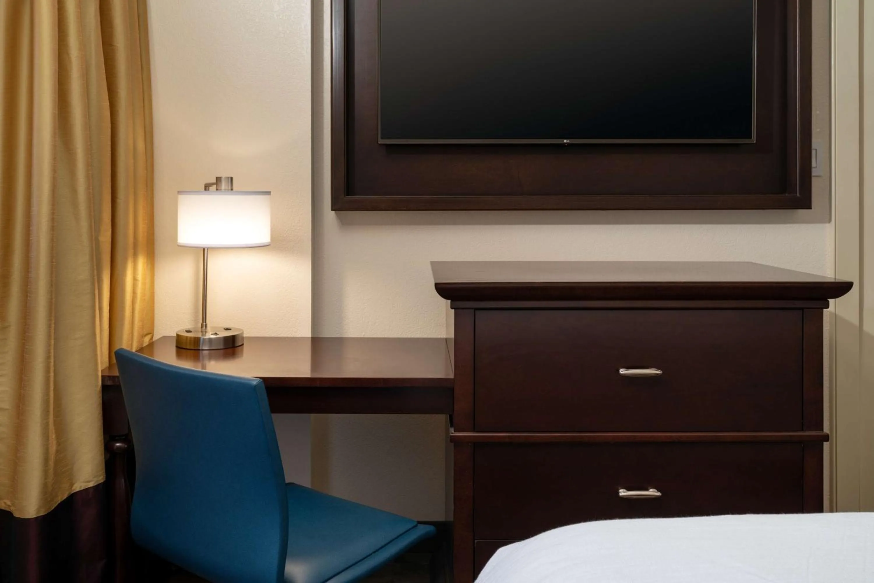 Executive One-Bedroom Double Suite - Non-Smoking in Embassy Suites by Hilton New Orleans Convention Center