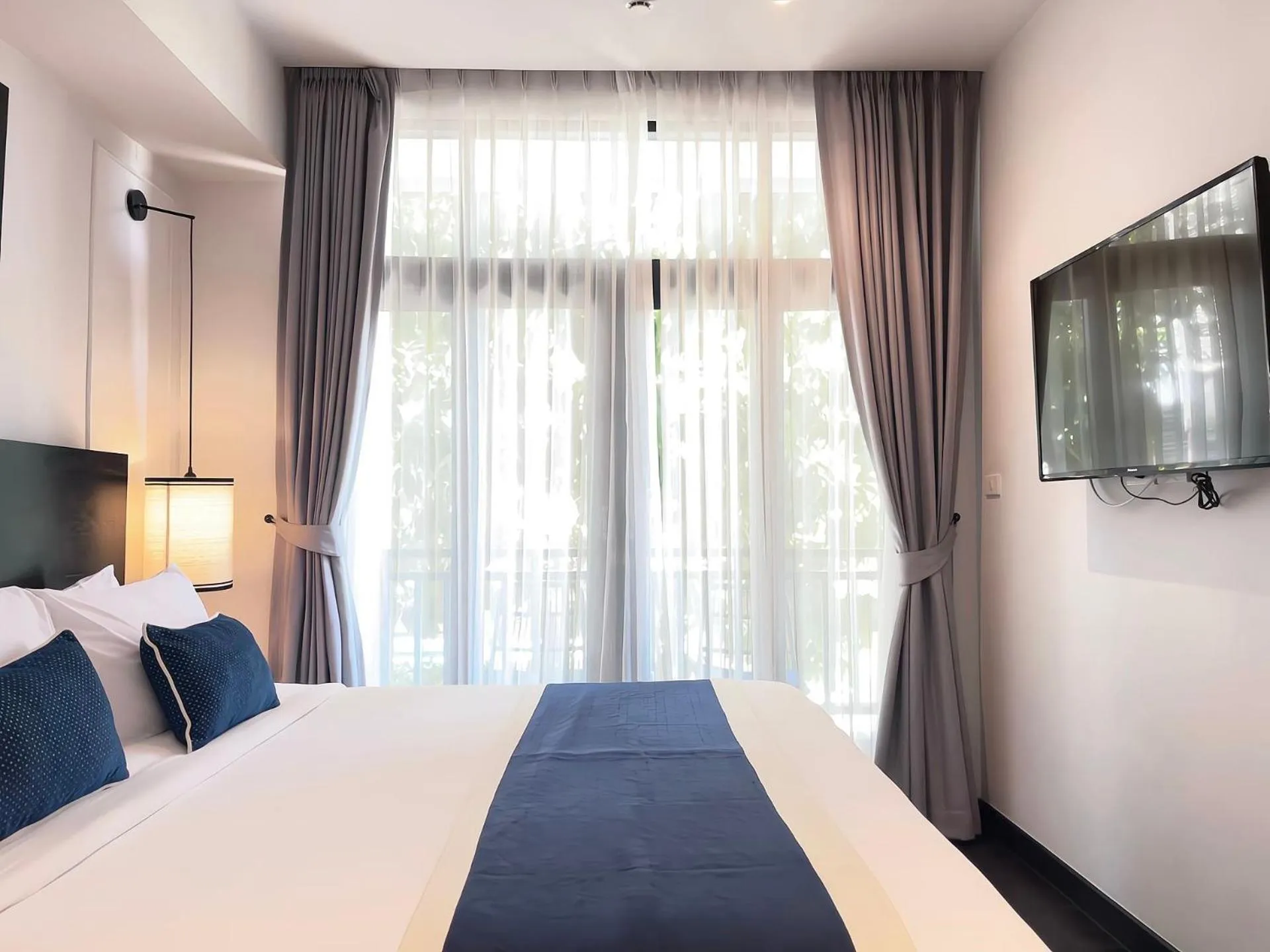 Standard Room with Balcony in Cheeva Dee Hotel