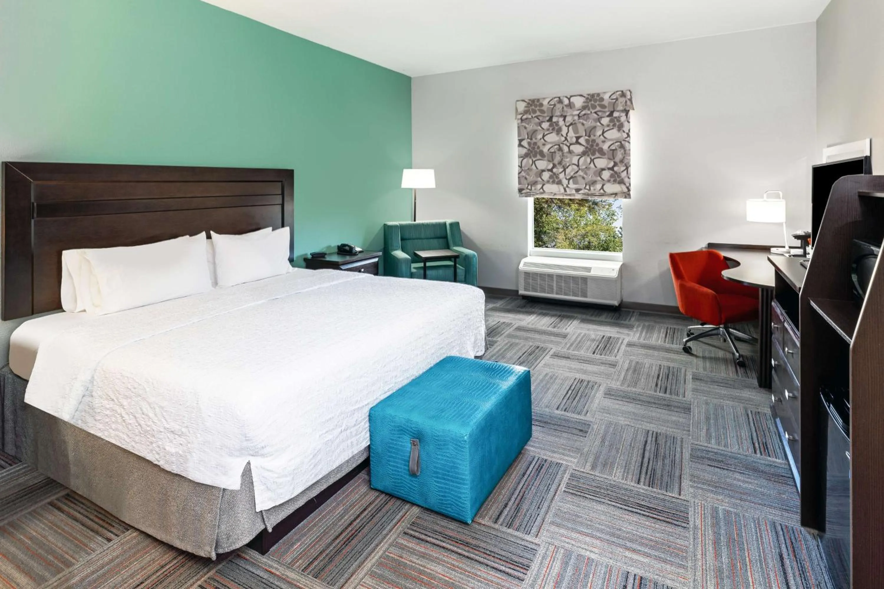 King Room with King Bed - Non-Smoking in Hampton Inn Miami, Oklahoma