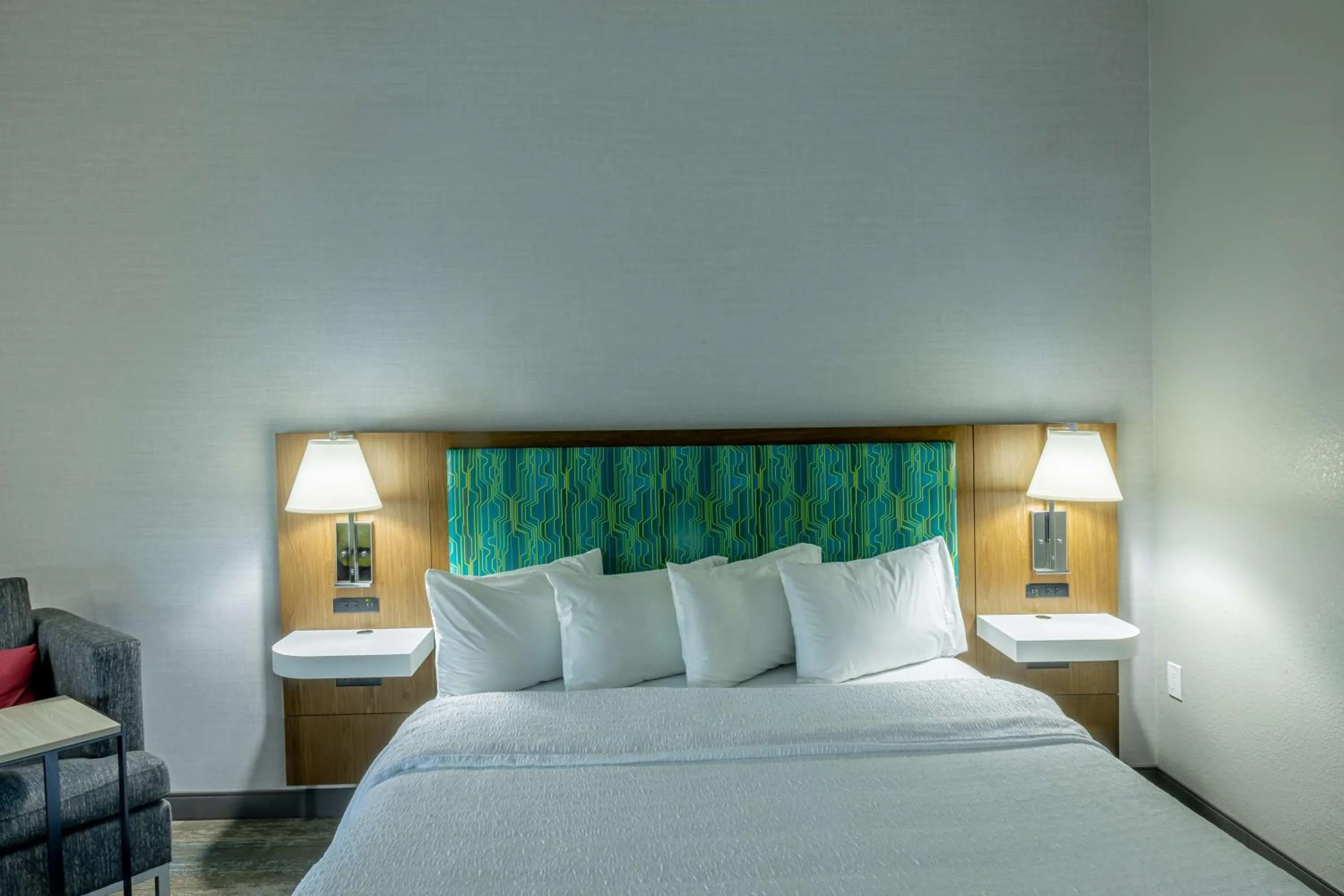 King Room with King Bed - Non-Smoking in Hampton Inn & Suites Cleburne