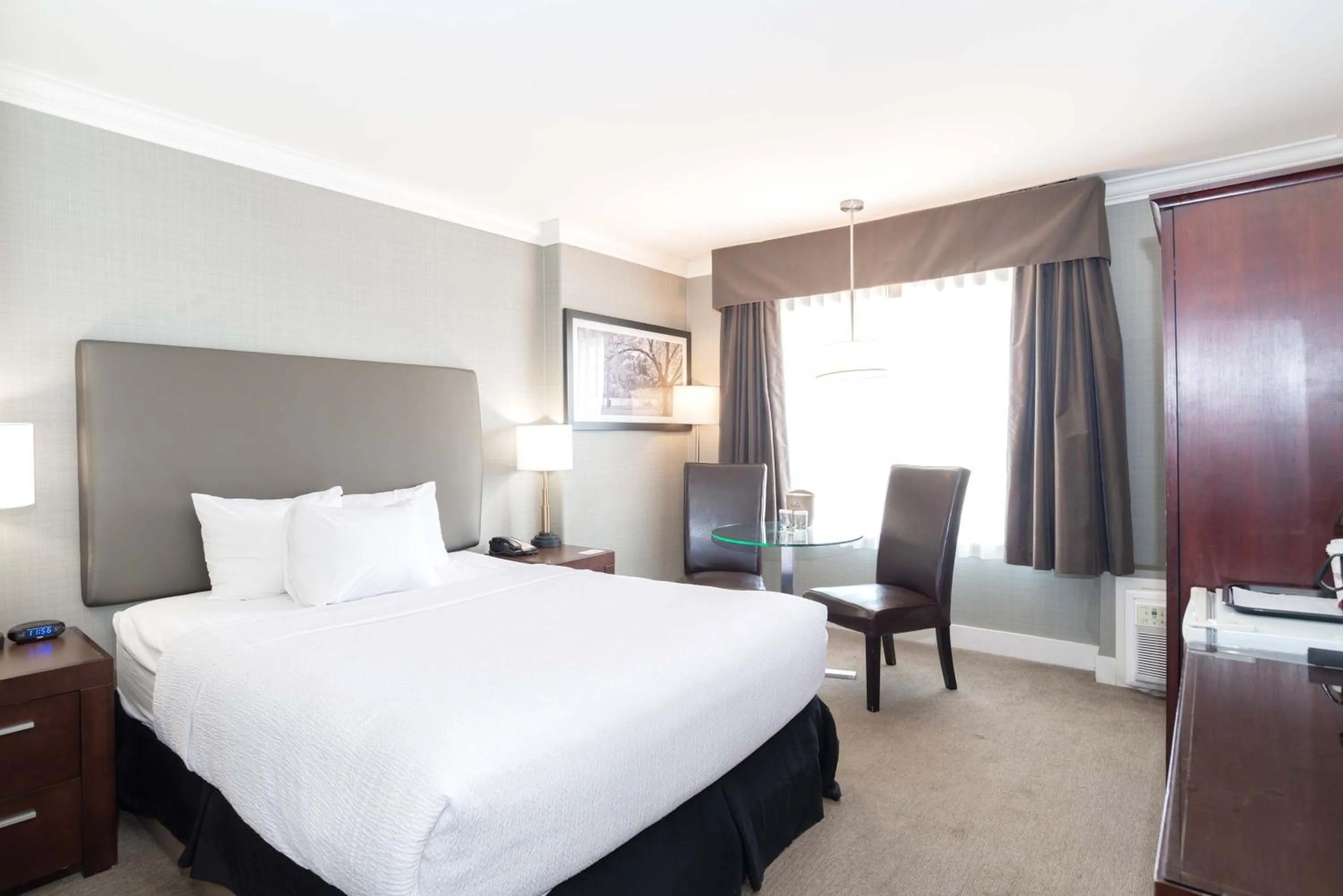 Standard Room, 1 Queen Bed in Sandman Hotel Saskatoon