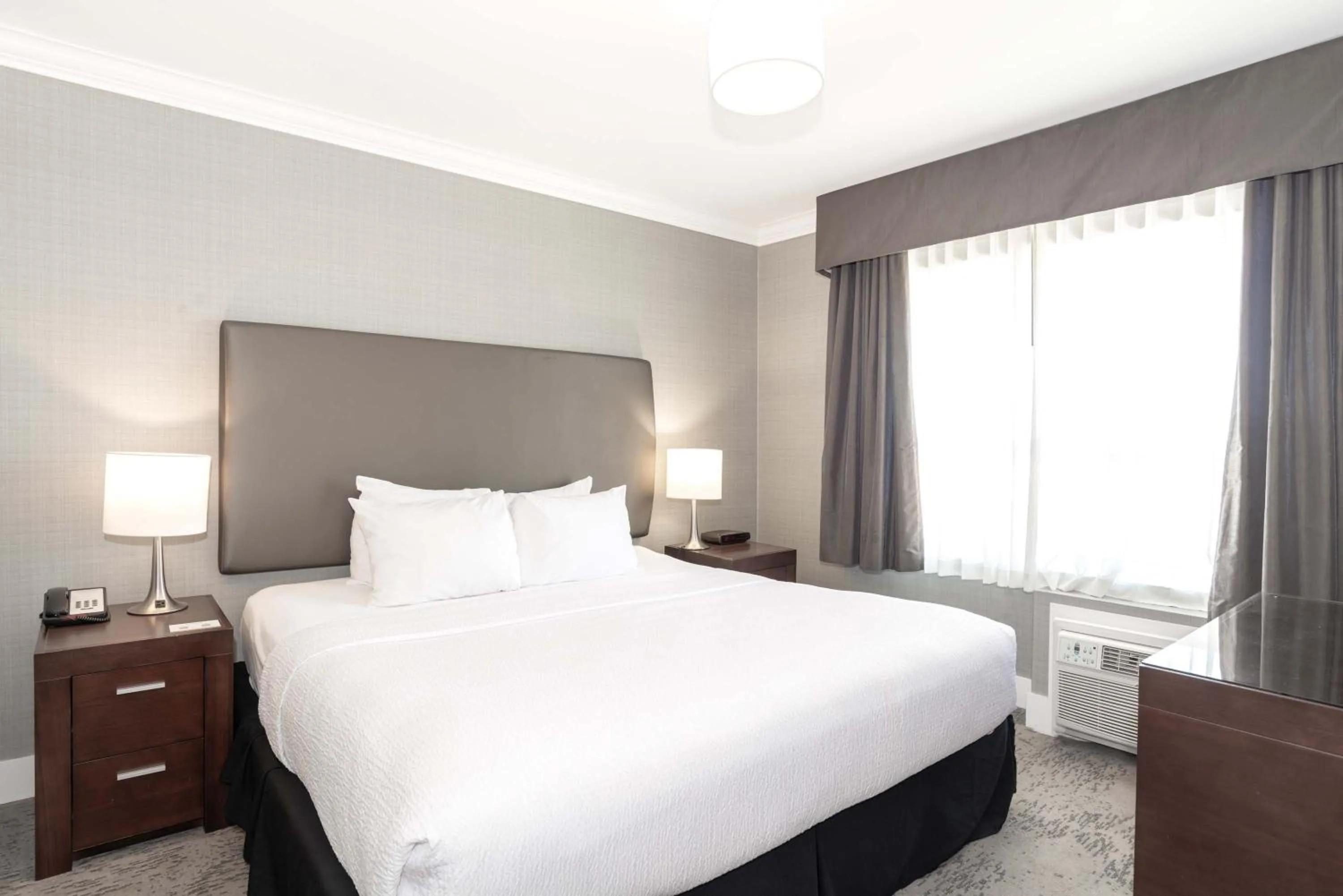 Grand Suite, 1 King Bed, Sofa Bed, Kitchenette in Sandman Hotel Saskatoon
