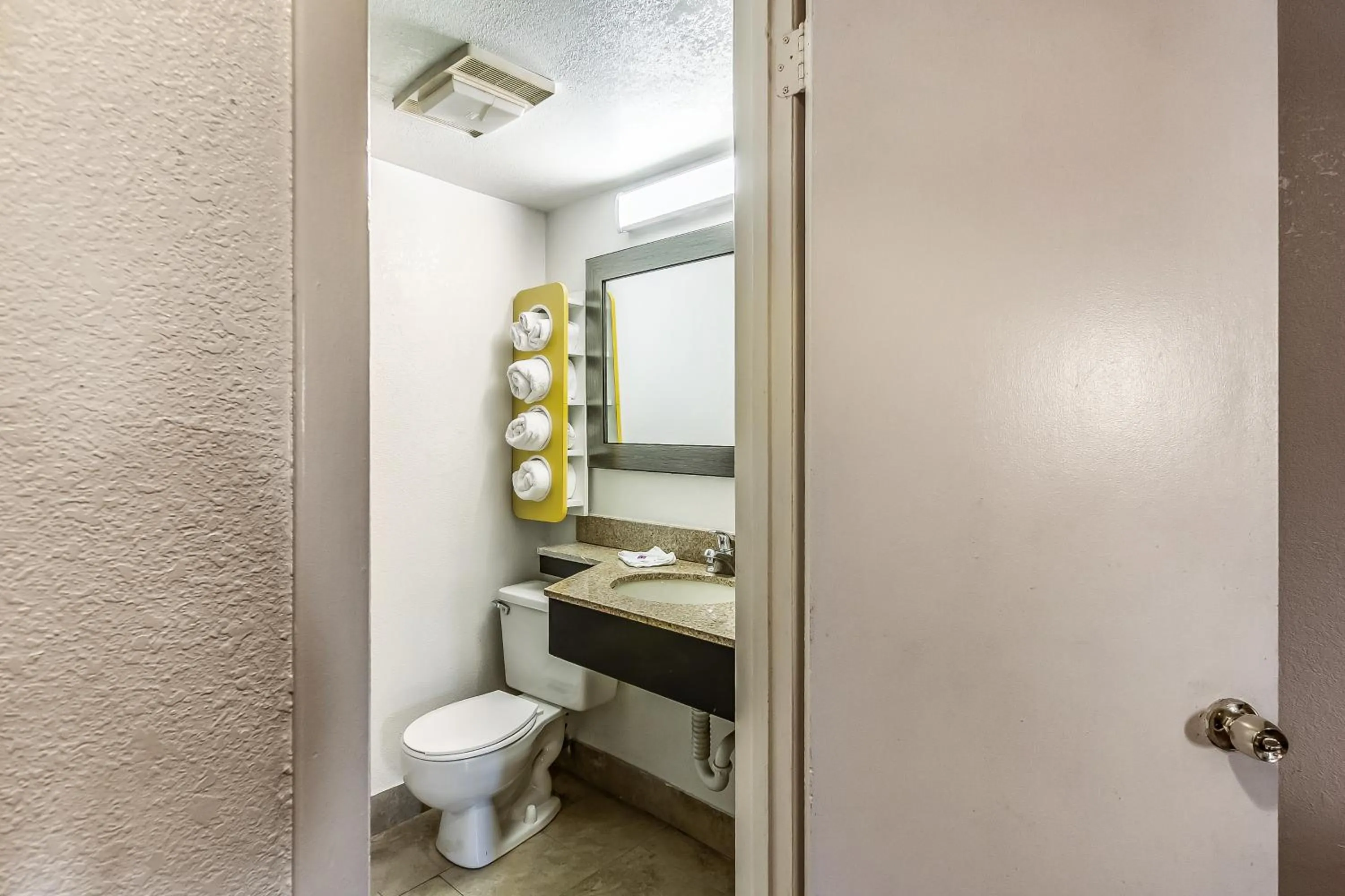 Motel 6 Elizabeth - Newark Liberty International Airport