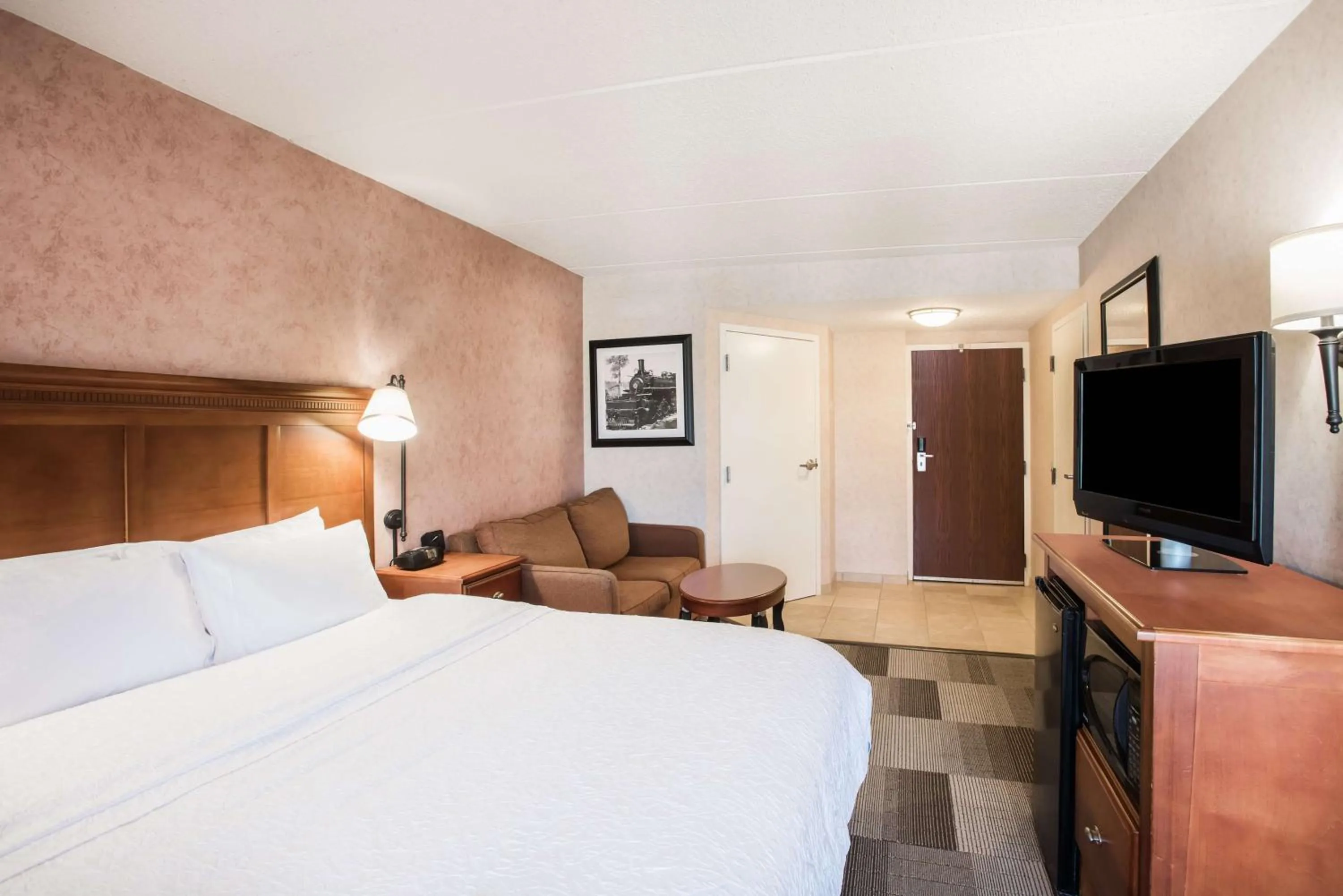 King Room - Mobility Access/Non-Smoking in Hampton Inn West Springfield