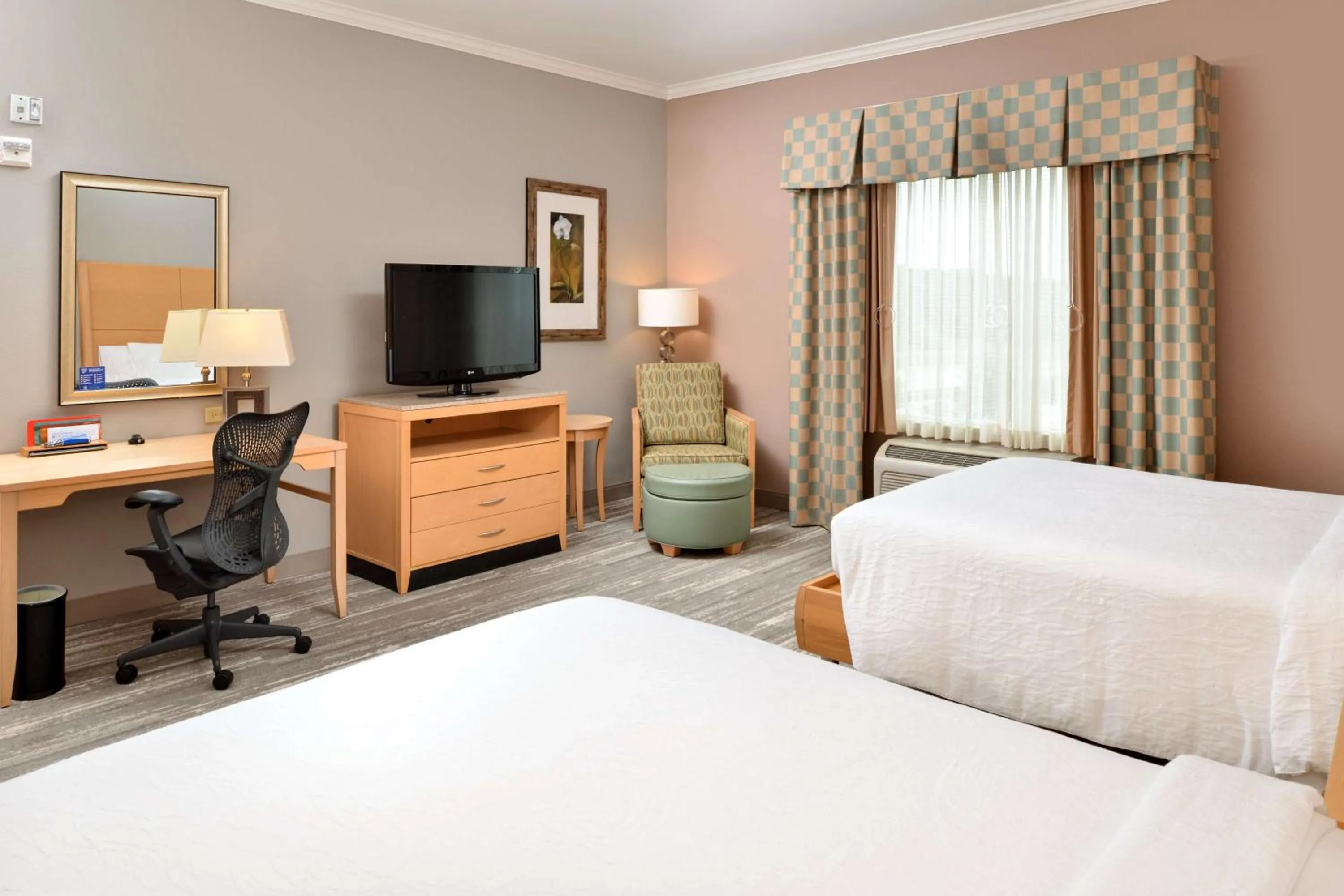 Queen Room with Two Queen Beds - Mobility and Hearing Access in Hilton Garden Inn Denton