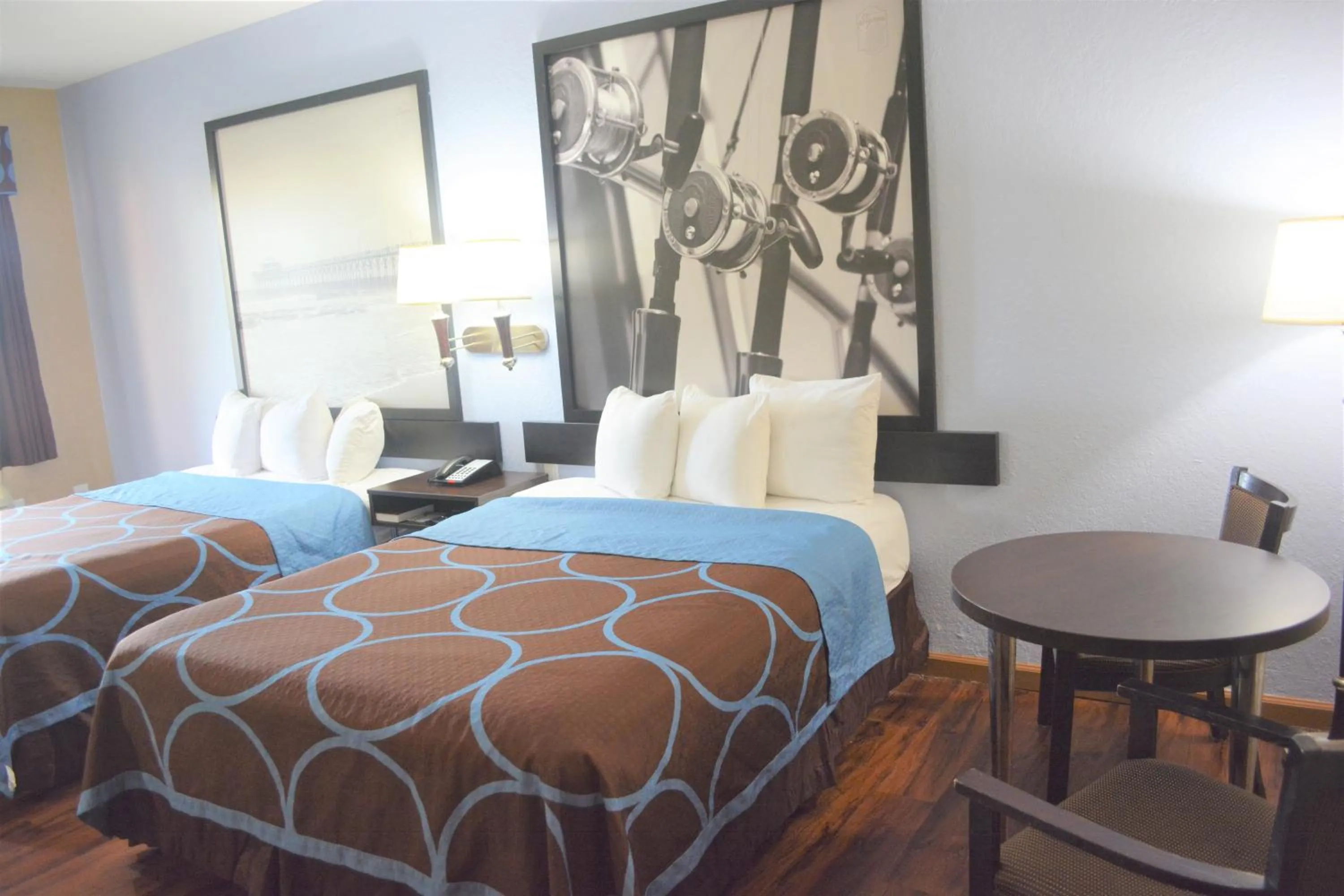 Queen Room with Roll-In Shower - Mobility Accessible/Non-Smoking in Super 8 by Wyndham Galveston