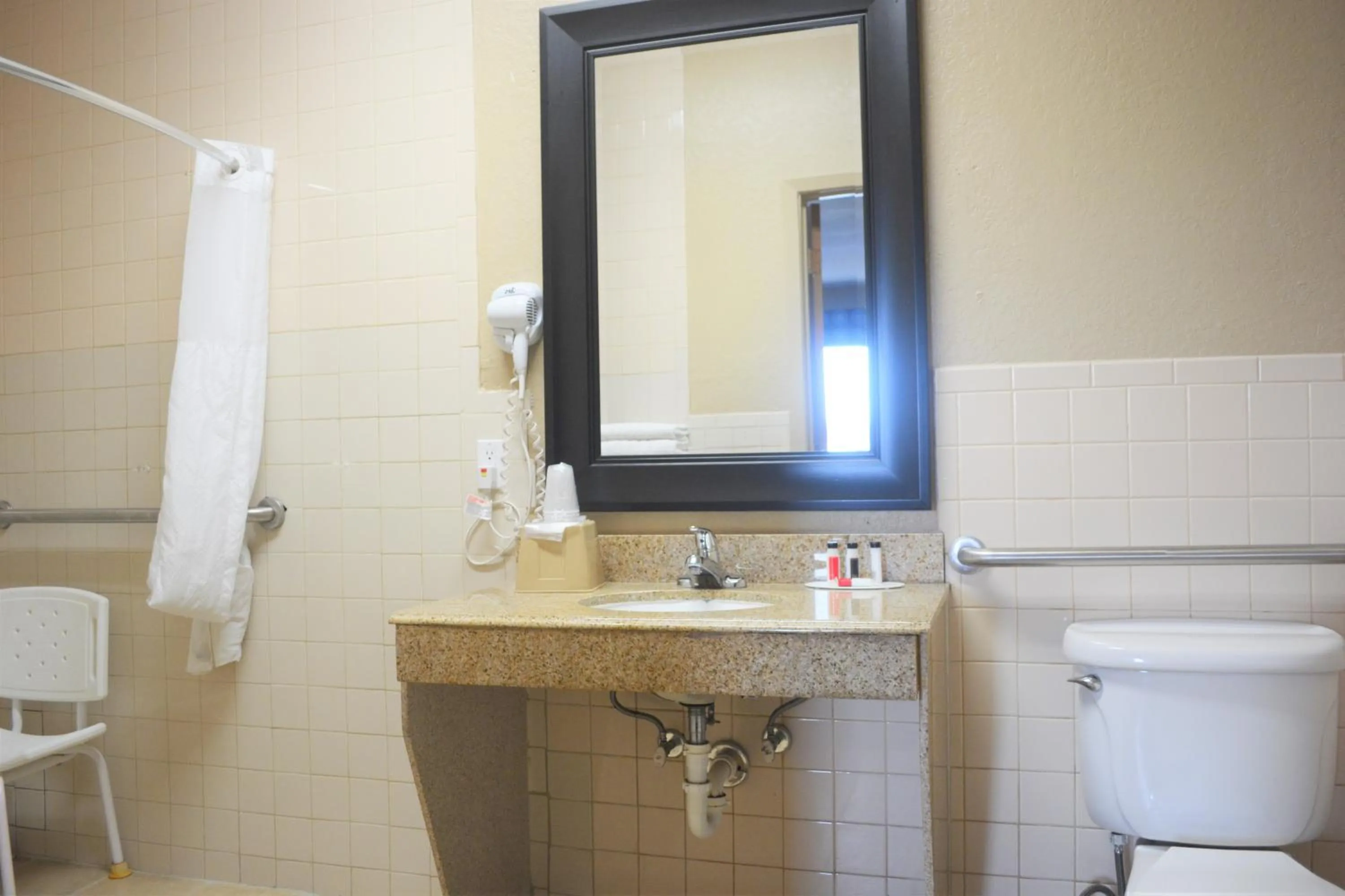 2 Queen Beds, Mobility/Accessible Room, Roll-In Shower, Non-Smoking in Super 8 by Wyndham Galveston