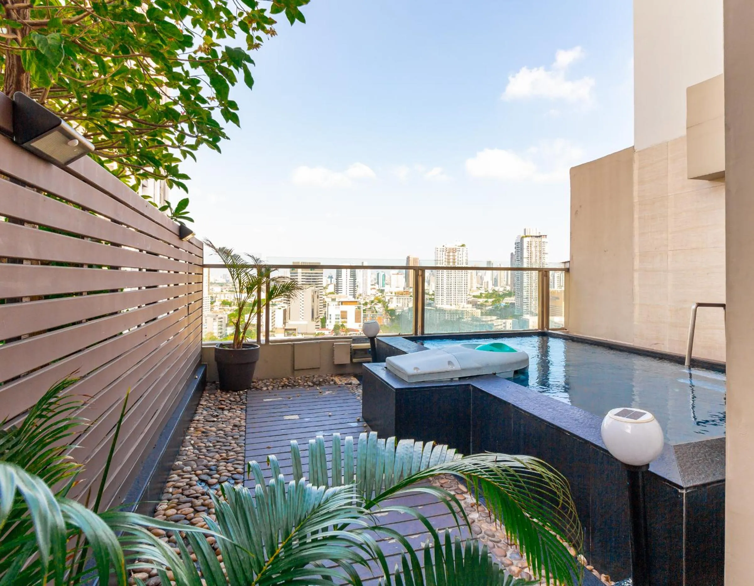 Suite with Private Pool in Jasmine Resort Bangkok