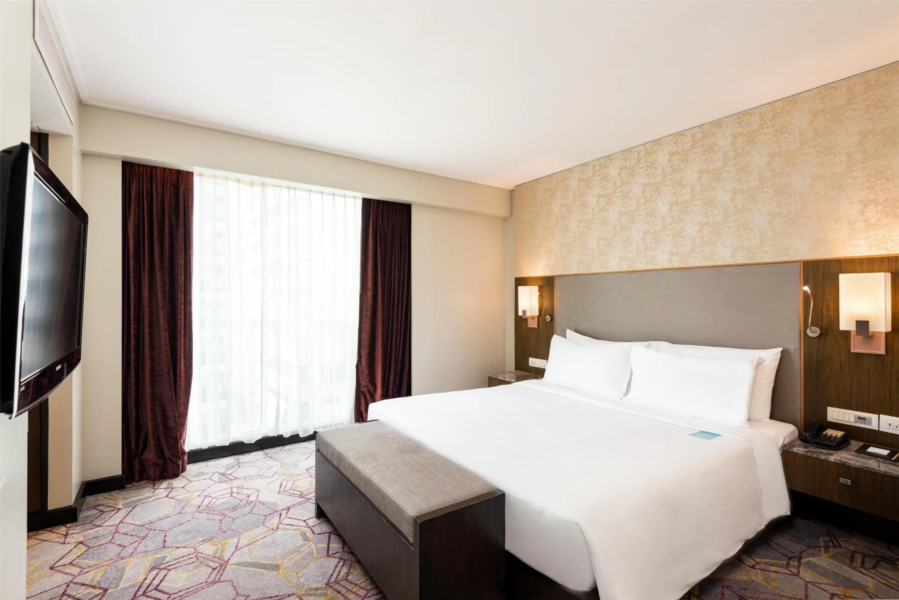 One-Bedroom Suite with Balcony in Radisson Suites Bangkok Sukhumvit