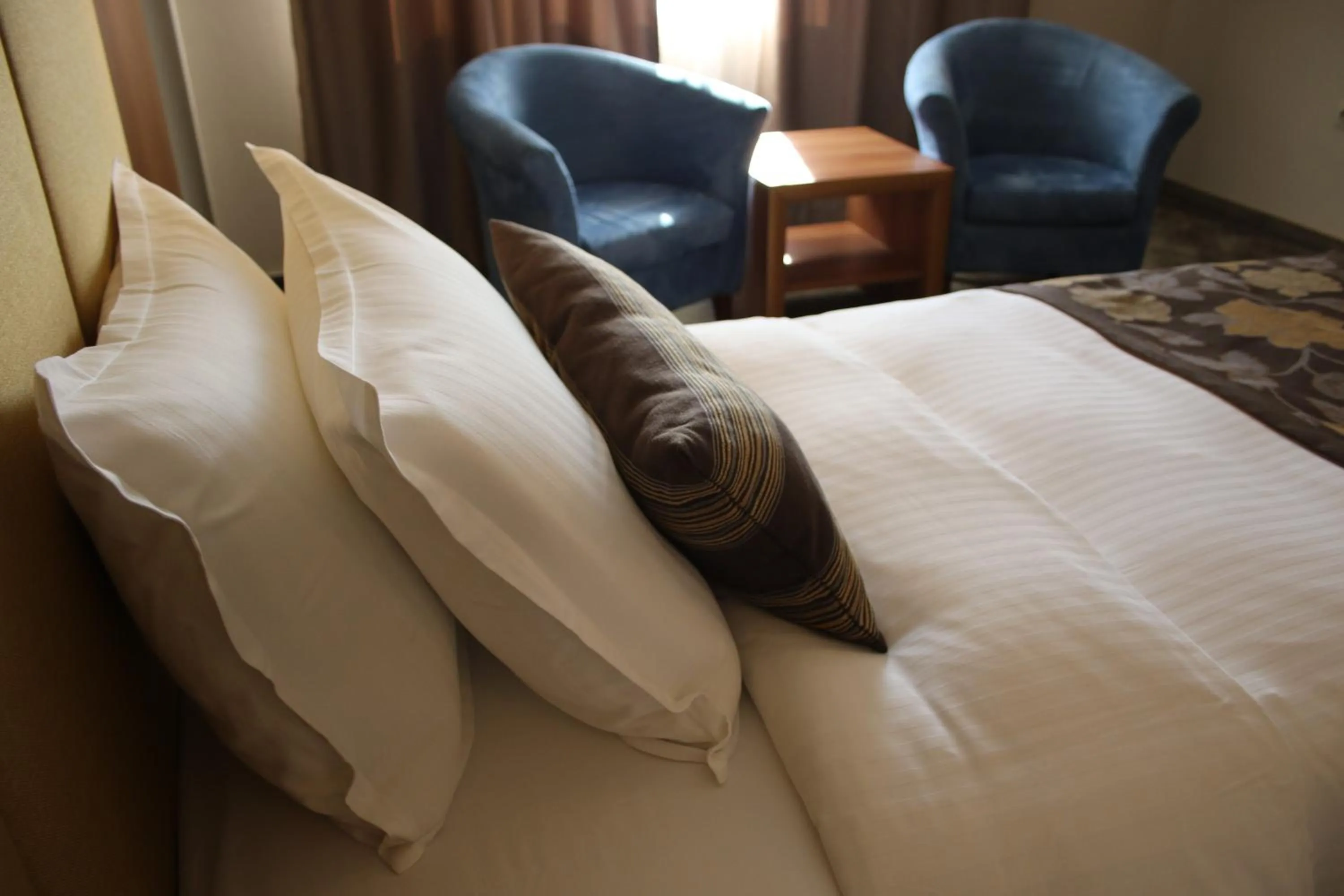 Executive Room 2 Single Beds, 39 Sqm, Free Wifi, Central Air Conditionning, Shower in Hotel Golden Tulip Varna