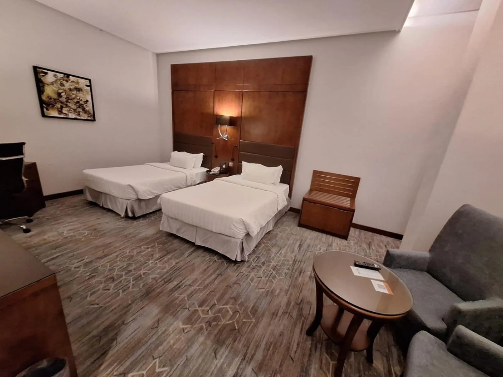 Deluxe Twin Room in Sunday Signature Riyadh Formerly Qaser Al Hamra by Warwick