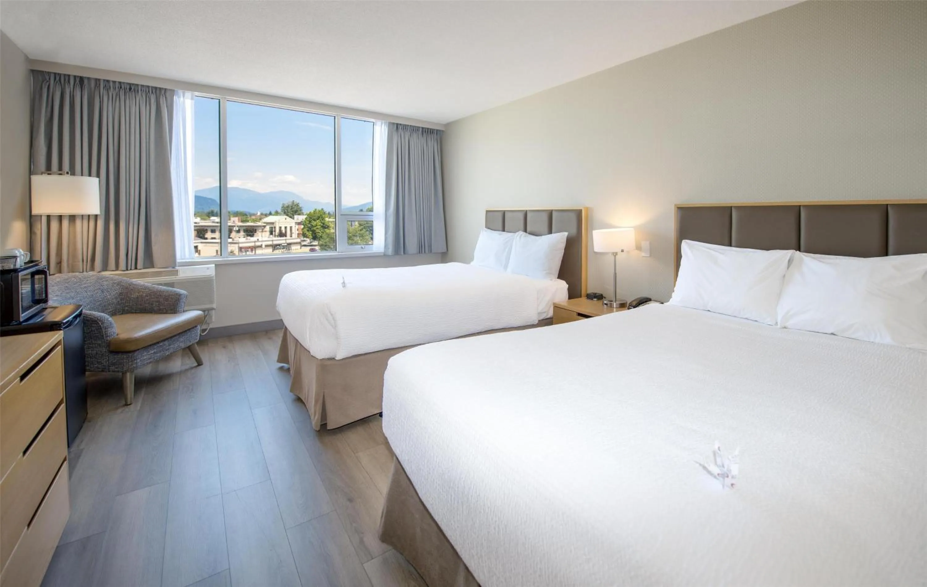 Coast Two Doubles in Coast Chilliwack Hotel by APA