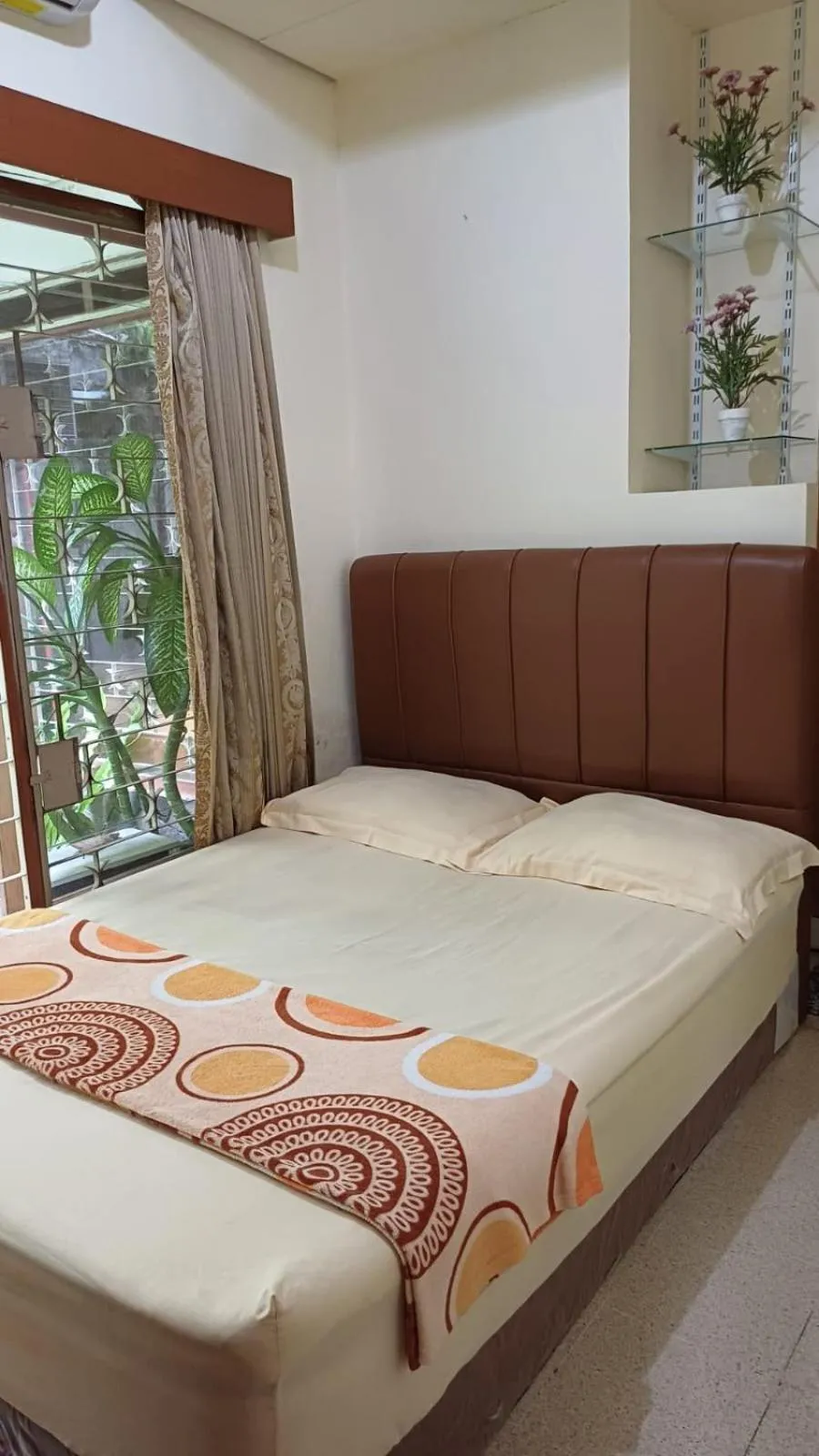 Double Room with Private Bathroom in GIO Guesthouse Bogor