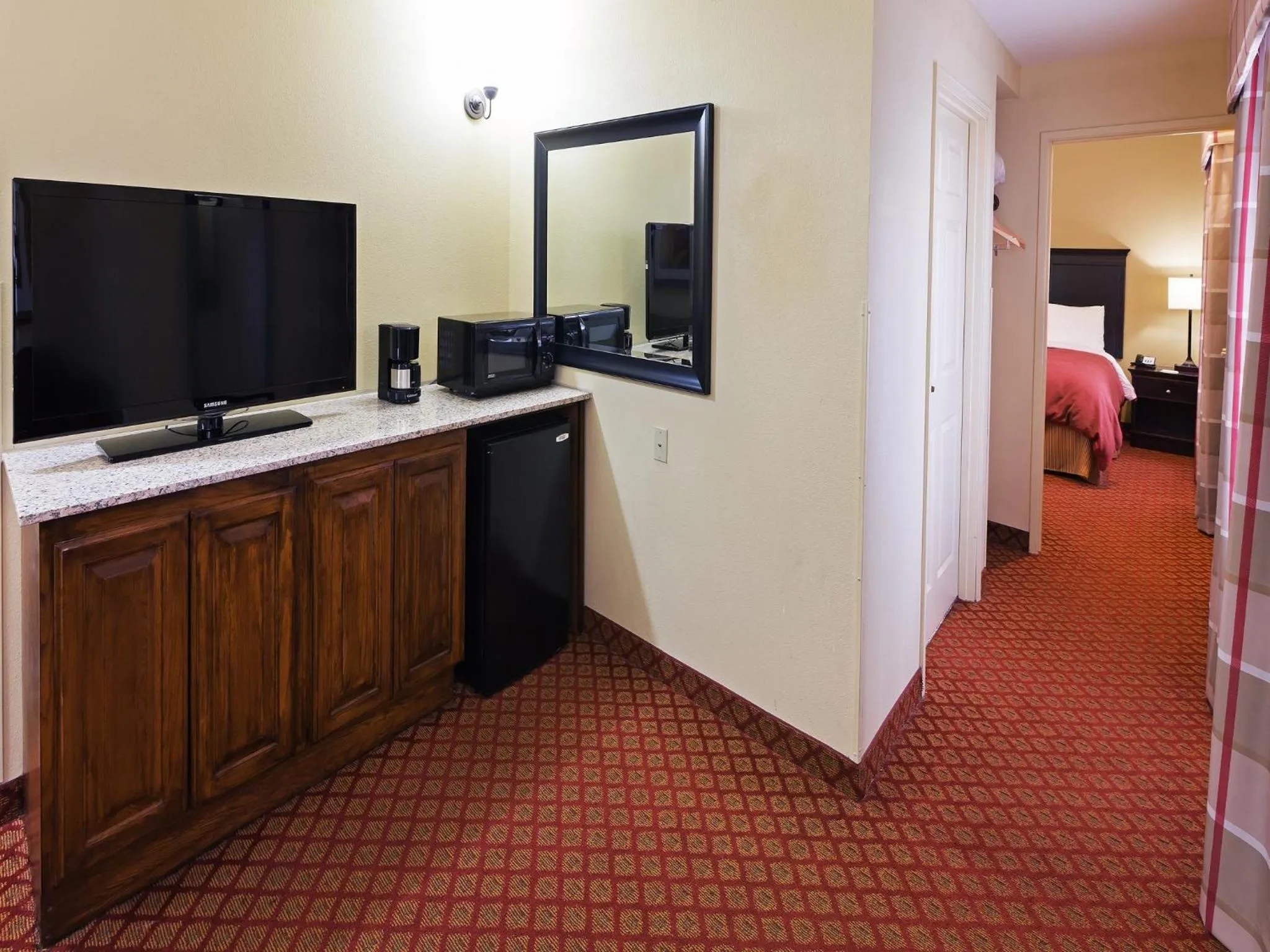 One-Bedroom King Suite with Sofa Bed in Country Inn & Suites by Radisson, Oklahoma City at Northwest Expressway, OK