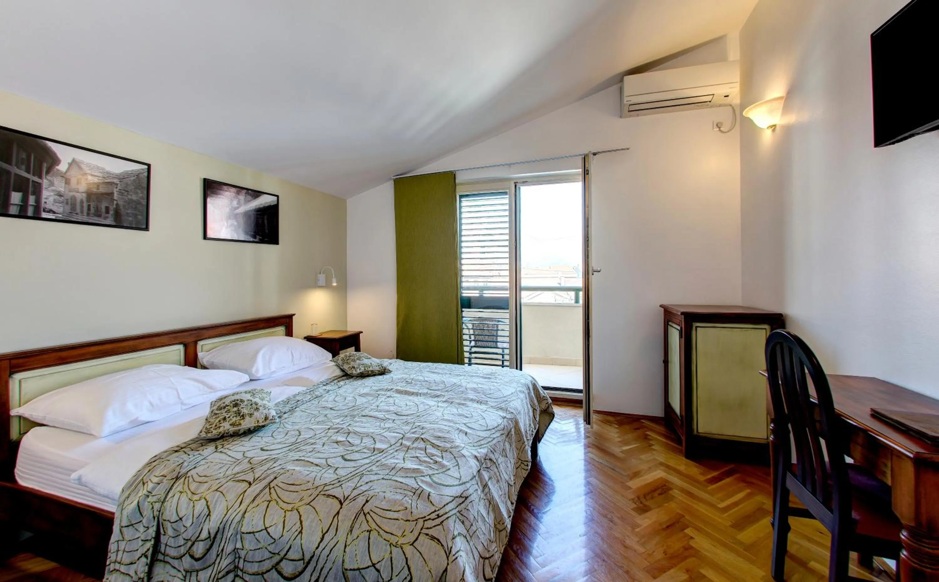 Double Room with Balcony in Villa Fortuna