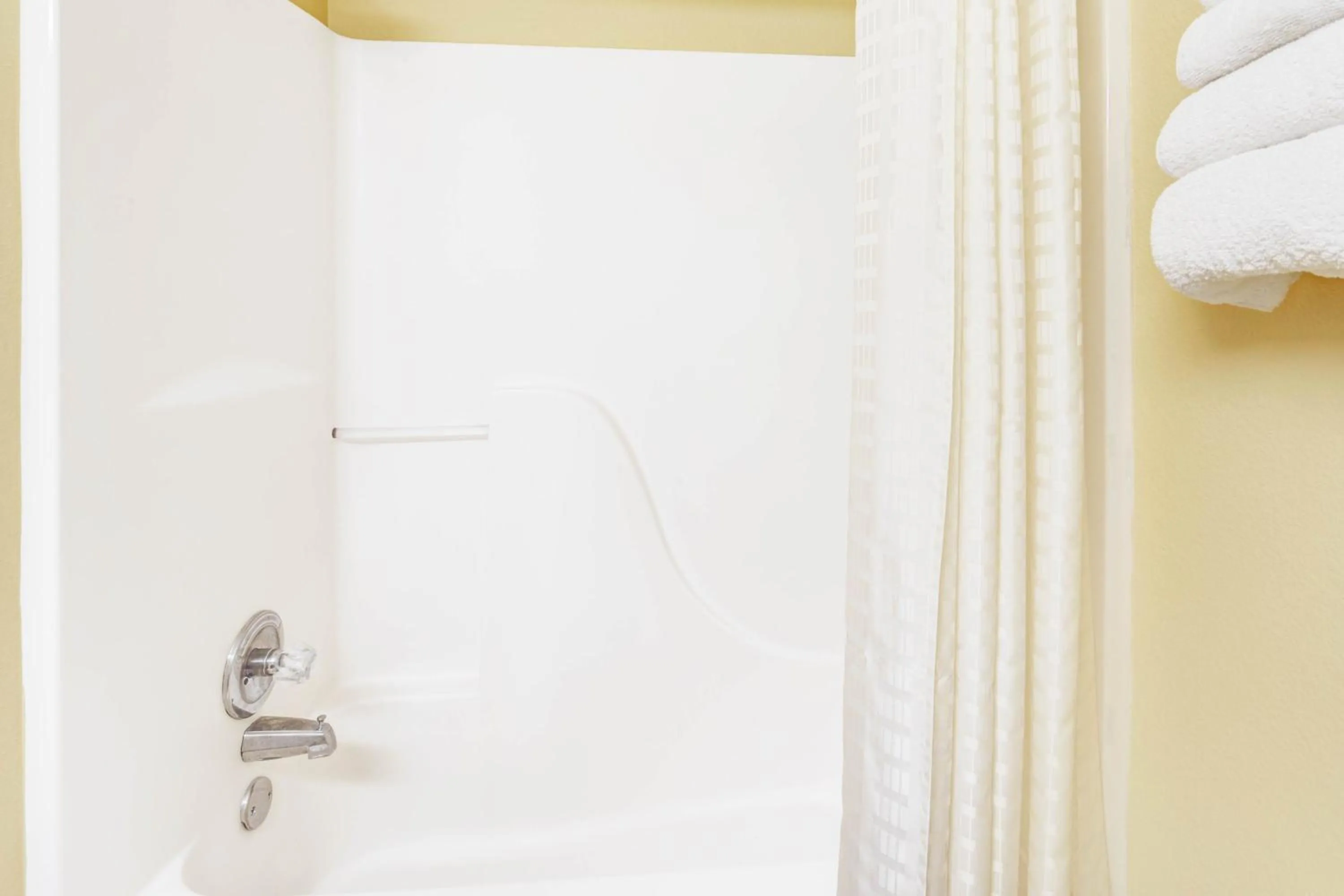 Queen Room - Non-Smoking in Super 8 by Wyndham McKinney/Plano Area