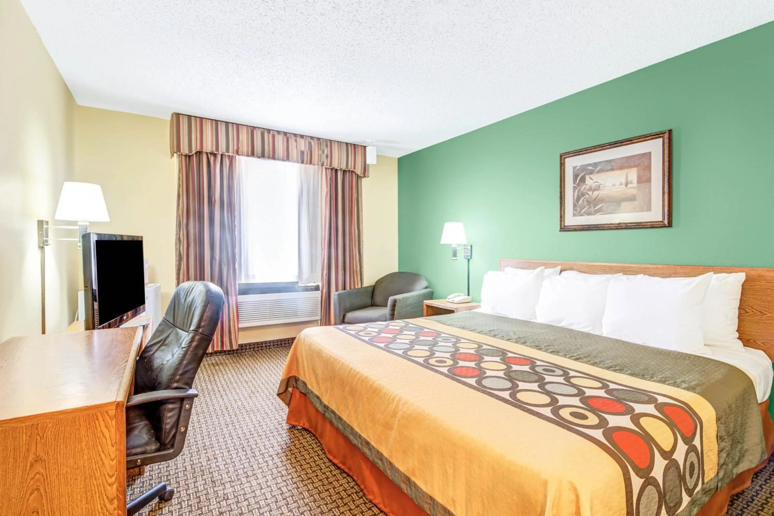 Queen Room with Roll-In Shower - Mobility Accessible/Non-Smoking in Super 8 by Wyndham McKinney/Plano Area