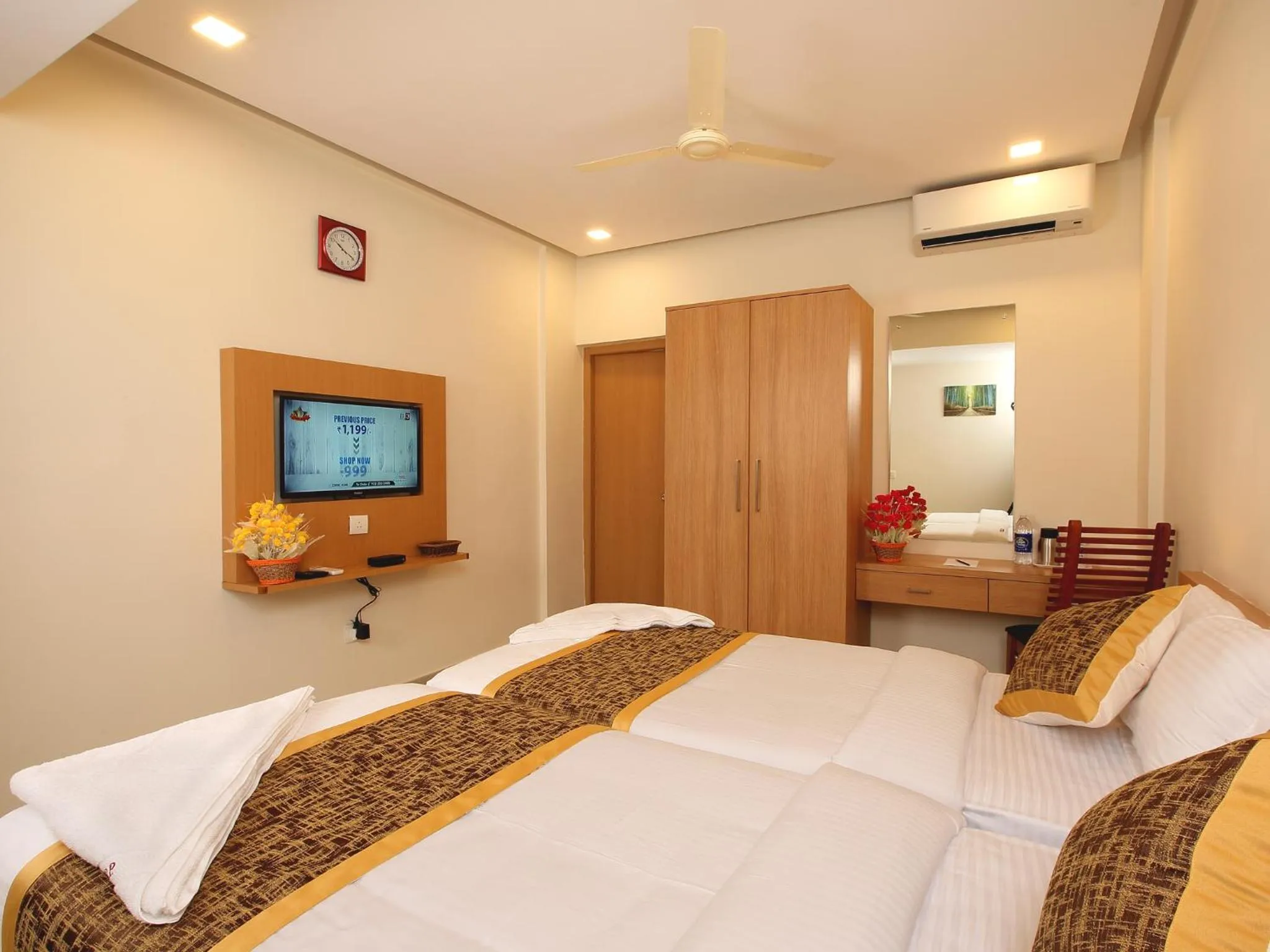 Deluxe Room in Prime Palace Hotel - MG Road