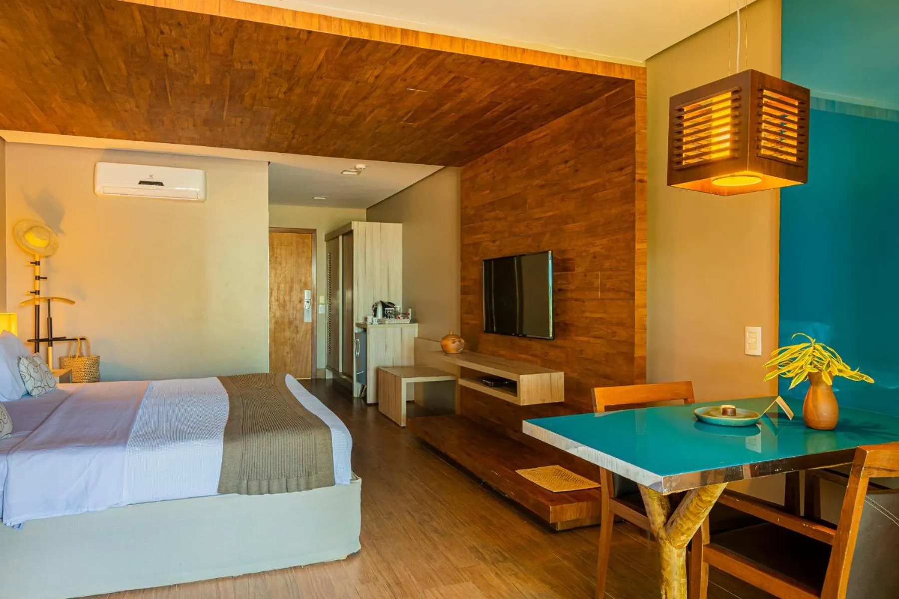 Suite with Pool View in Carmel Charme Resort