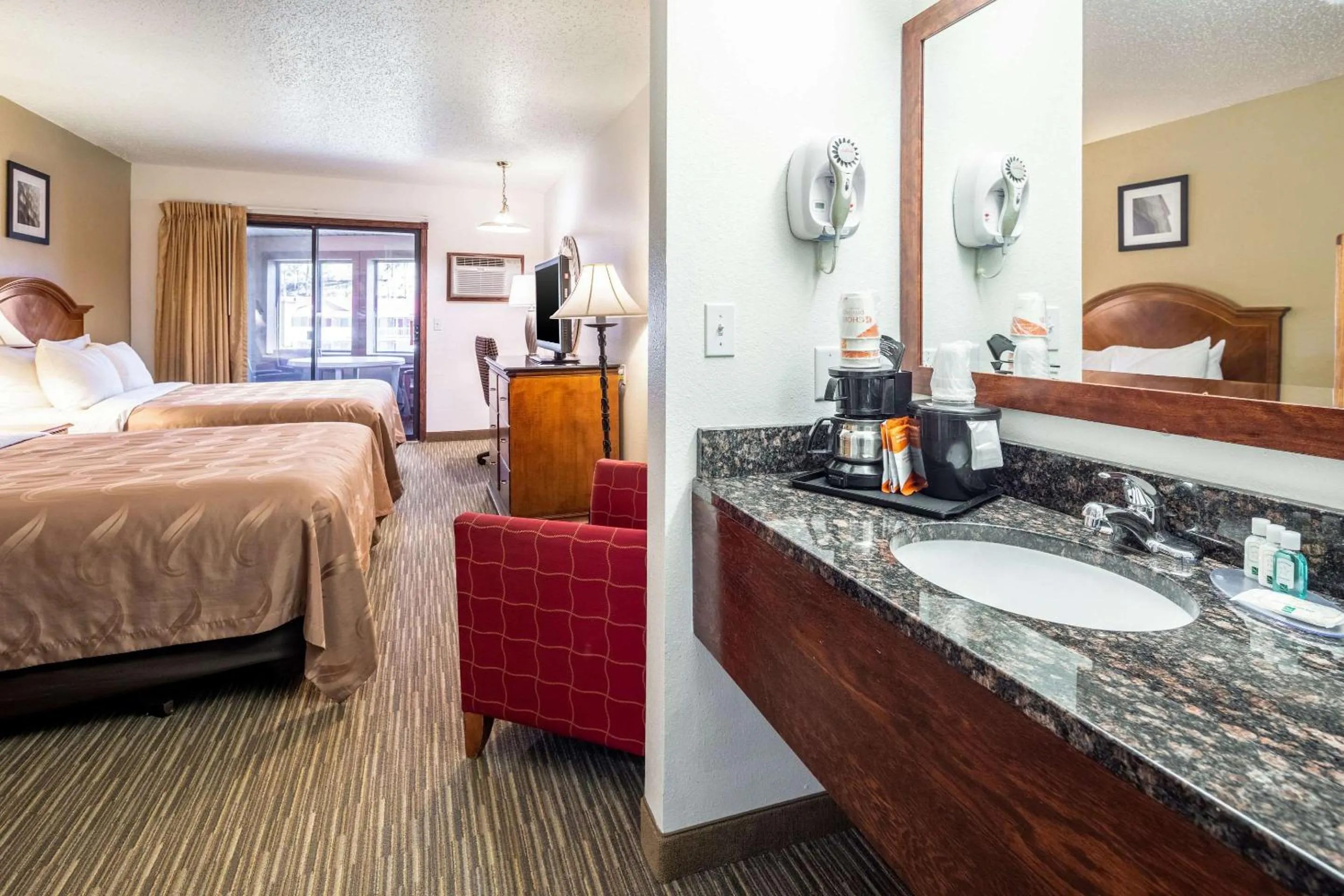 Queen Suite with Two Queen Beds - Non Smoking in Quality Inn Keystone near Mount Rushmore