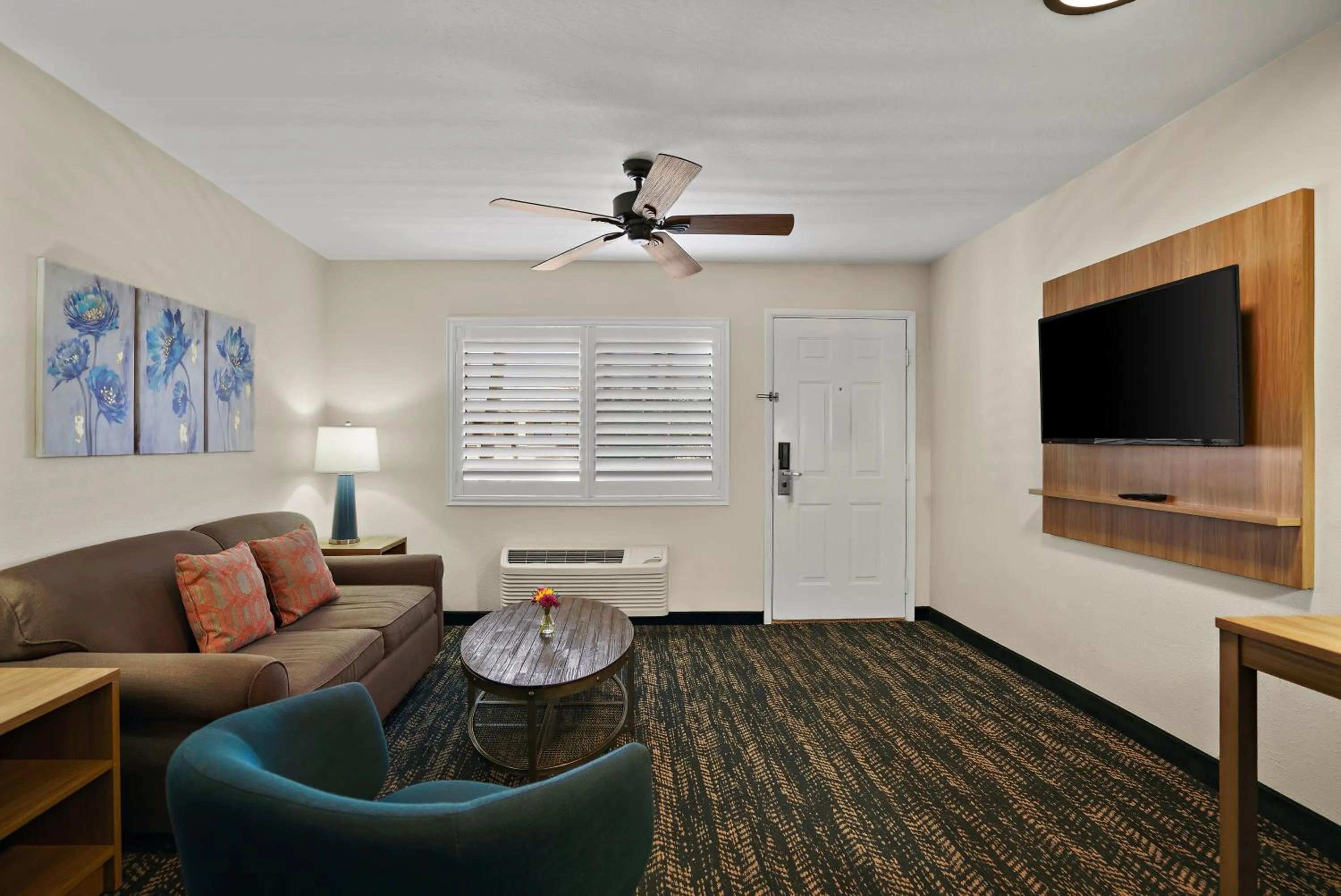 One Bedroom  King Suite - Non-Smoking in La Fuente Inn & Suites