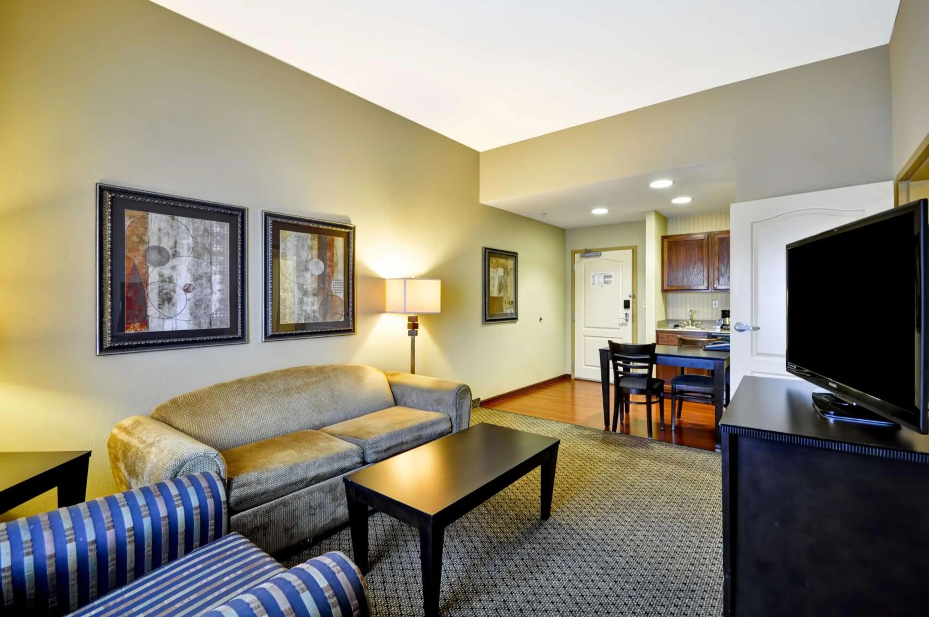 One-Bedroom King Suite - Non-Smoking in Homewood Suites by Hilton Tulsa-South