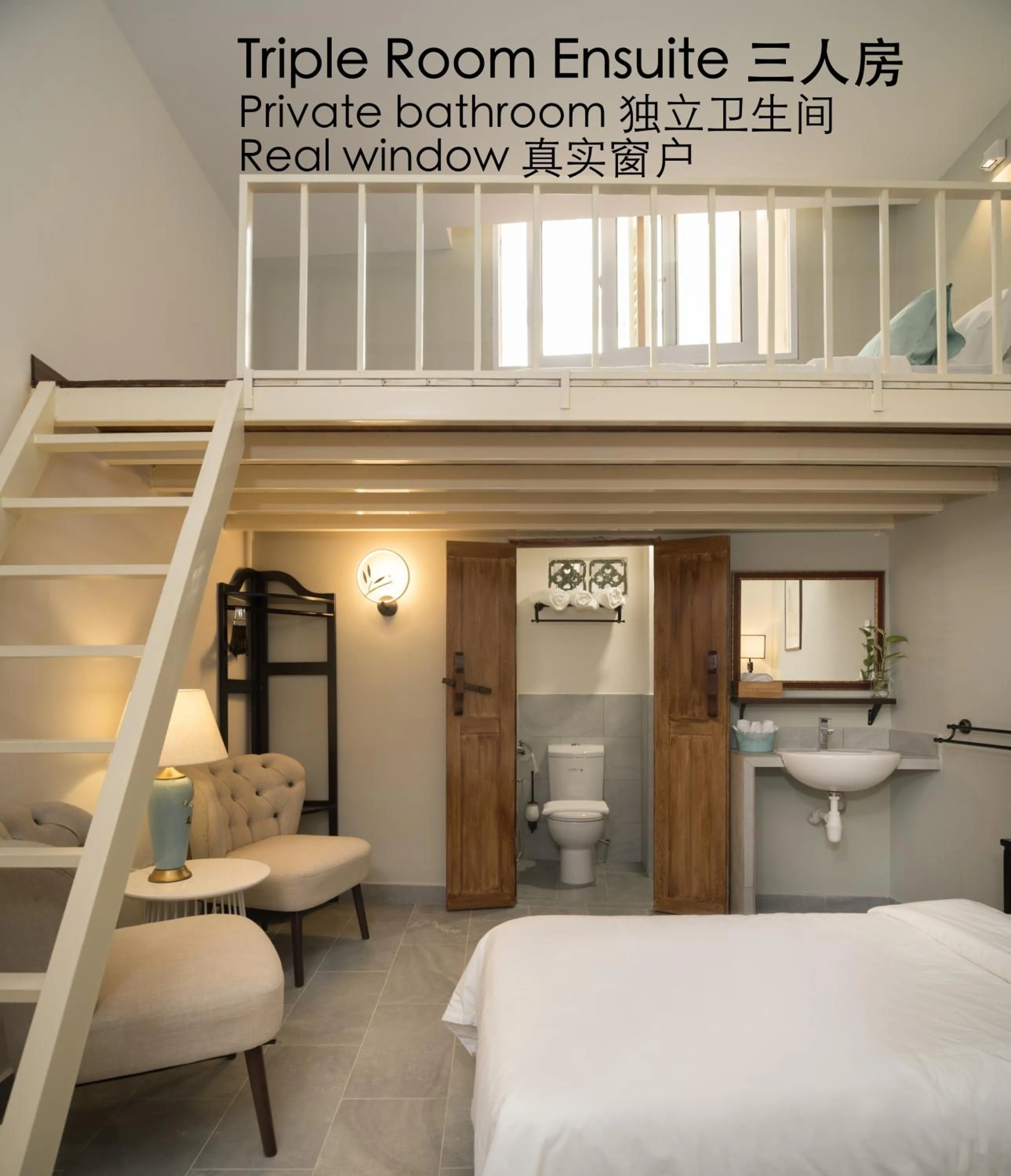 Triple Room with Private Bathroom in Carnarvon House