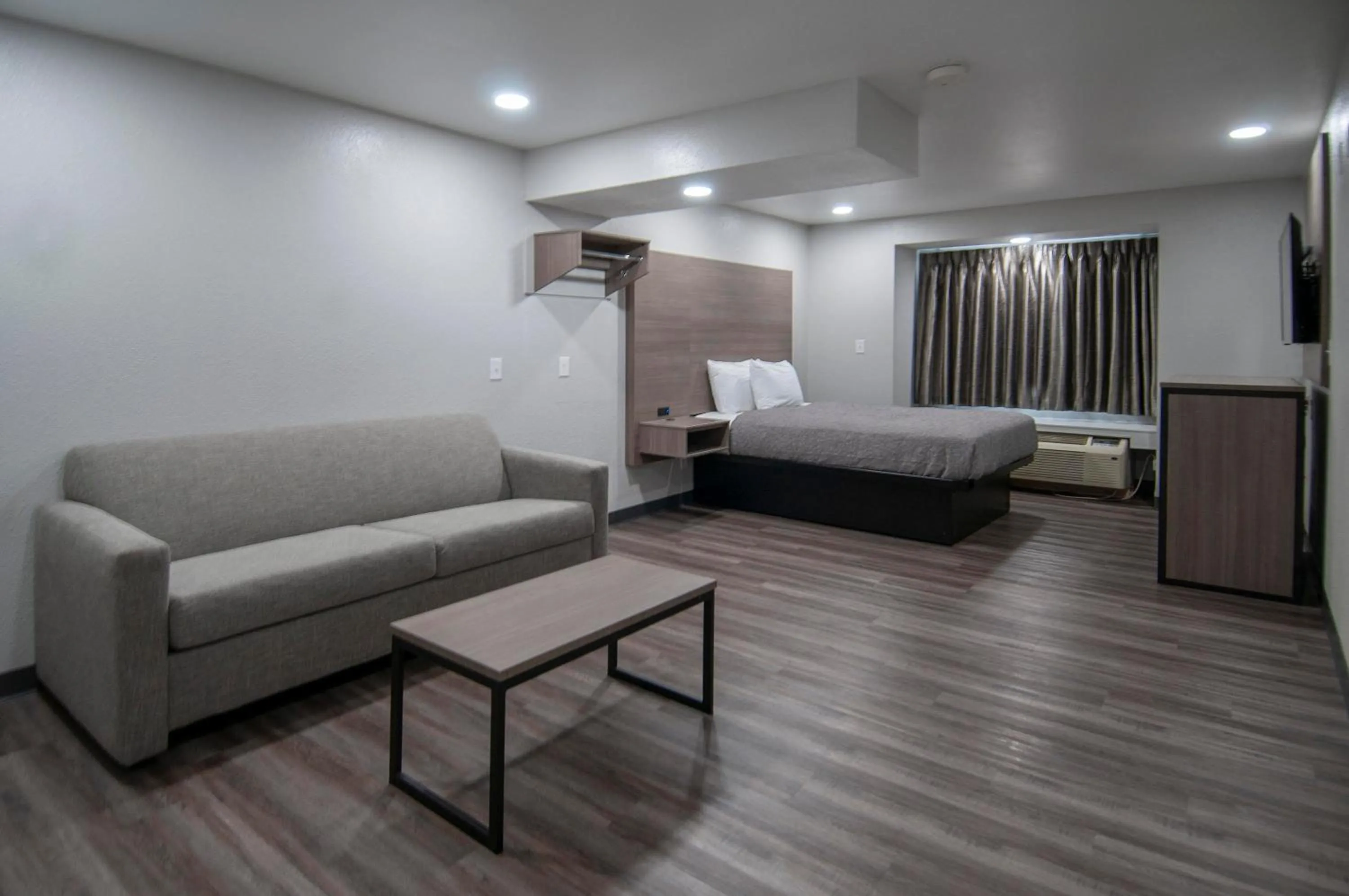 King Suite in Americas Best Value Inn and Suites Lake Charles