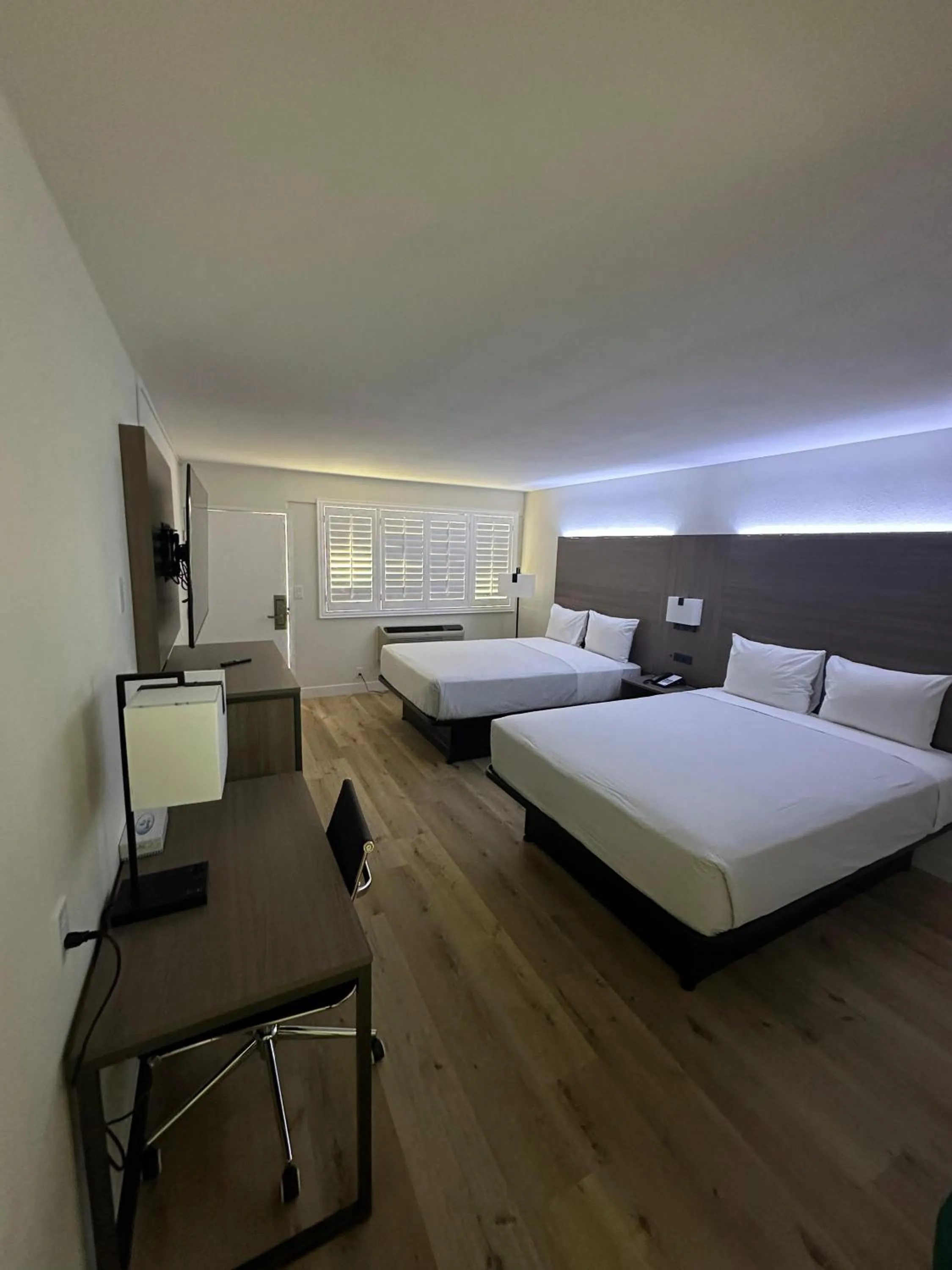 Queen Room with Two Queen Beds and Kitchenette - Non-Smoking in Travelodge by Wyndham Imperial - El Centro