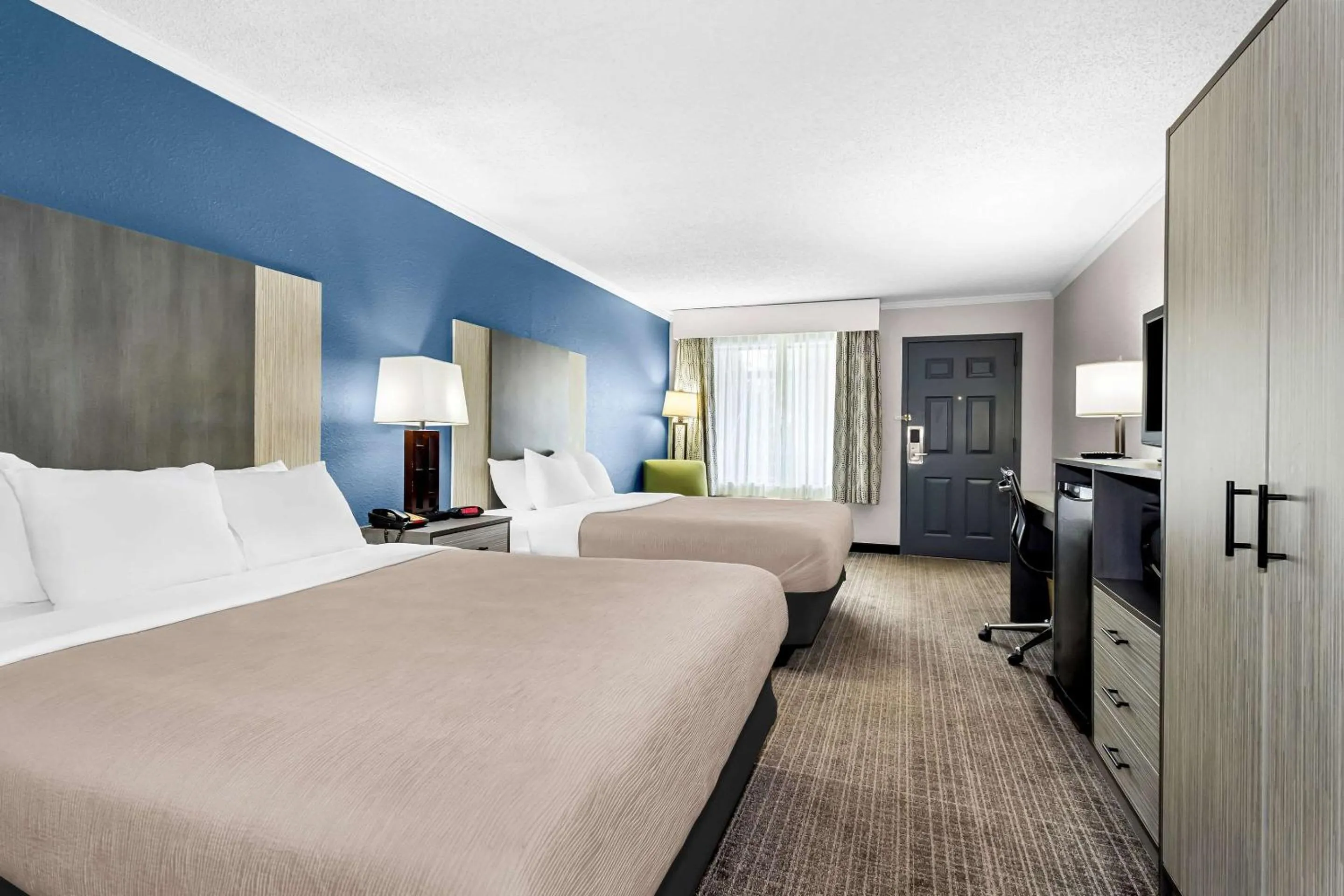 Queen Room with Two Queen Beds - Non-Smoking in Quality Inn & Suites Florence Civic Center