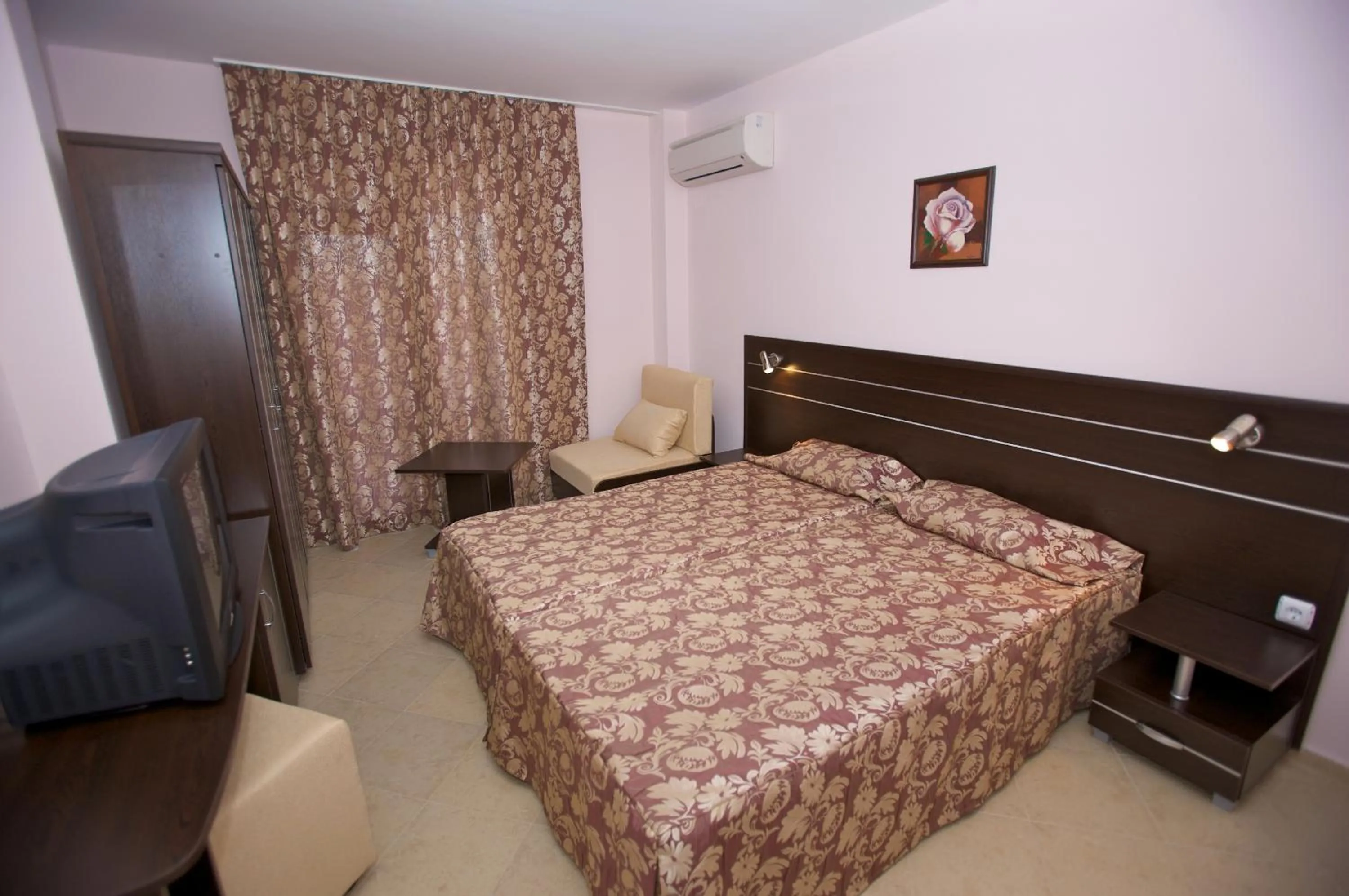 Bed in Hotel Atol