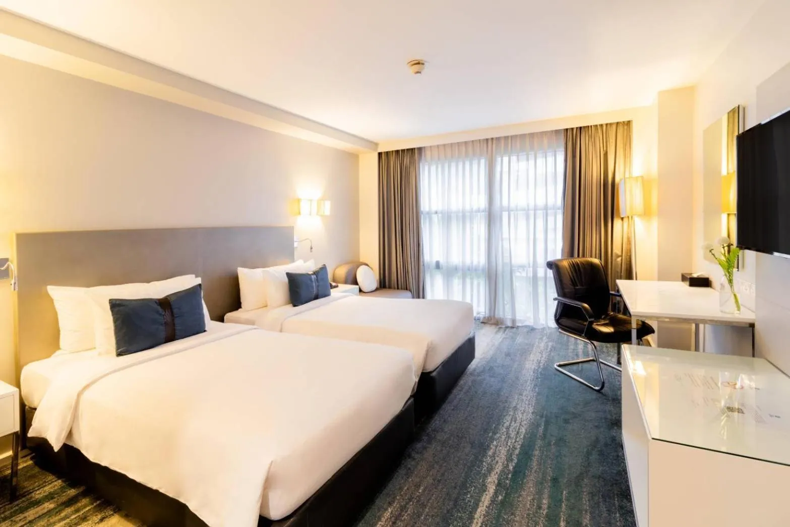 Superior Twin Room - Non-Smoking in Best Western Sukhumvit 20