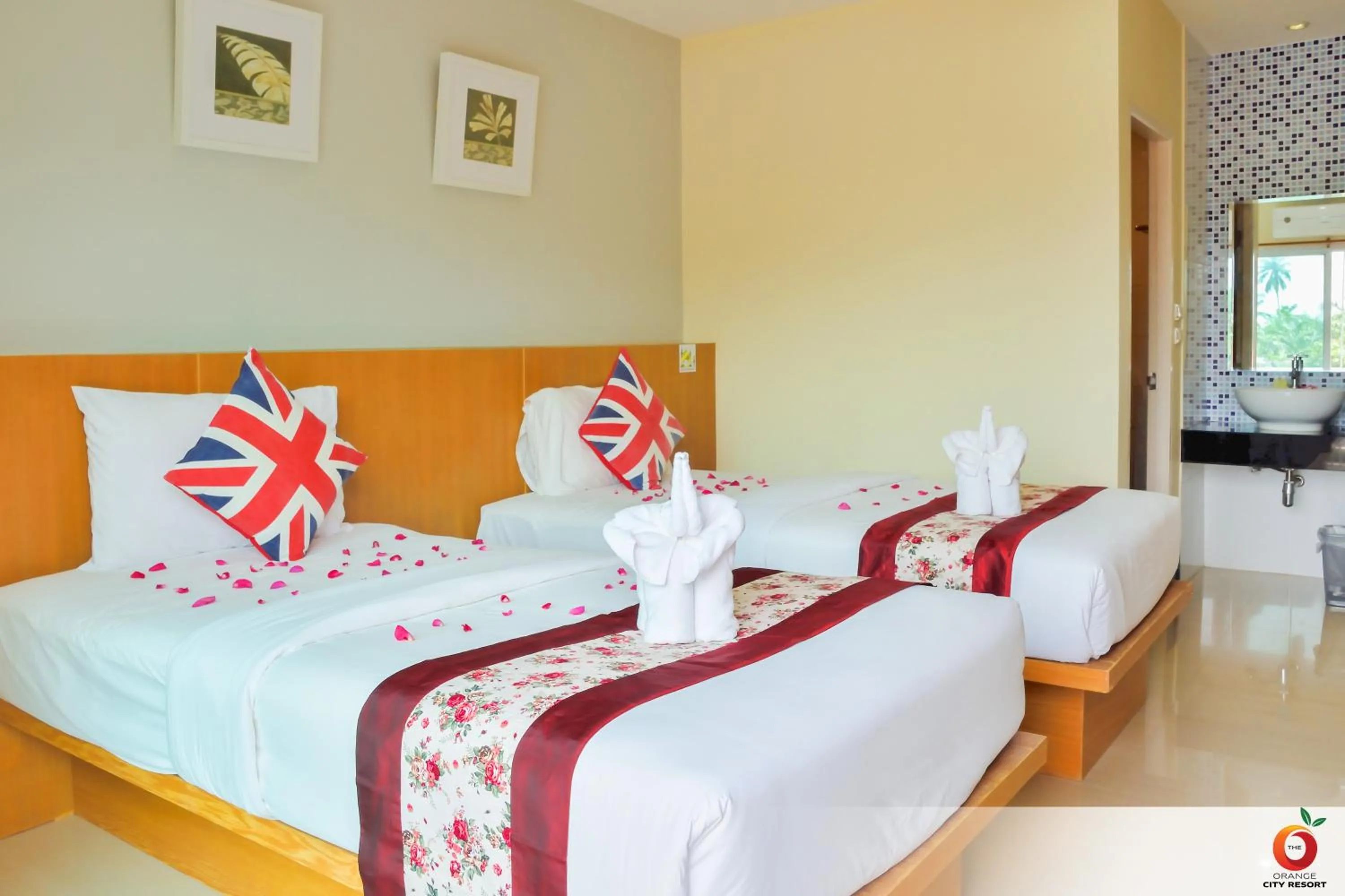 Superior Twin Room in The Orange City Resort