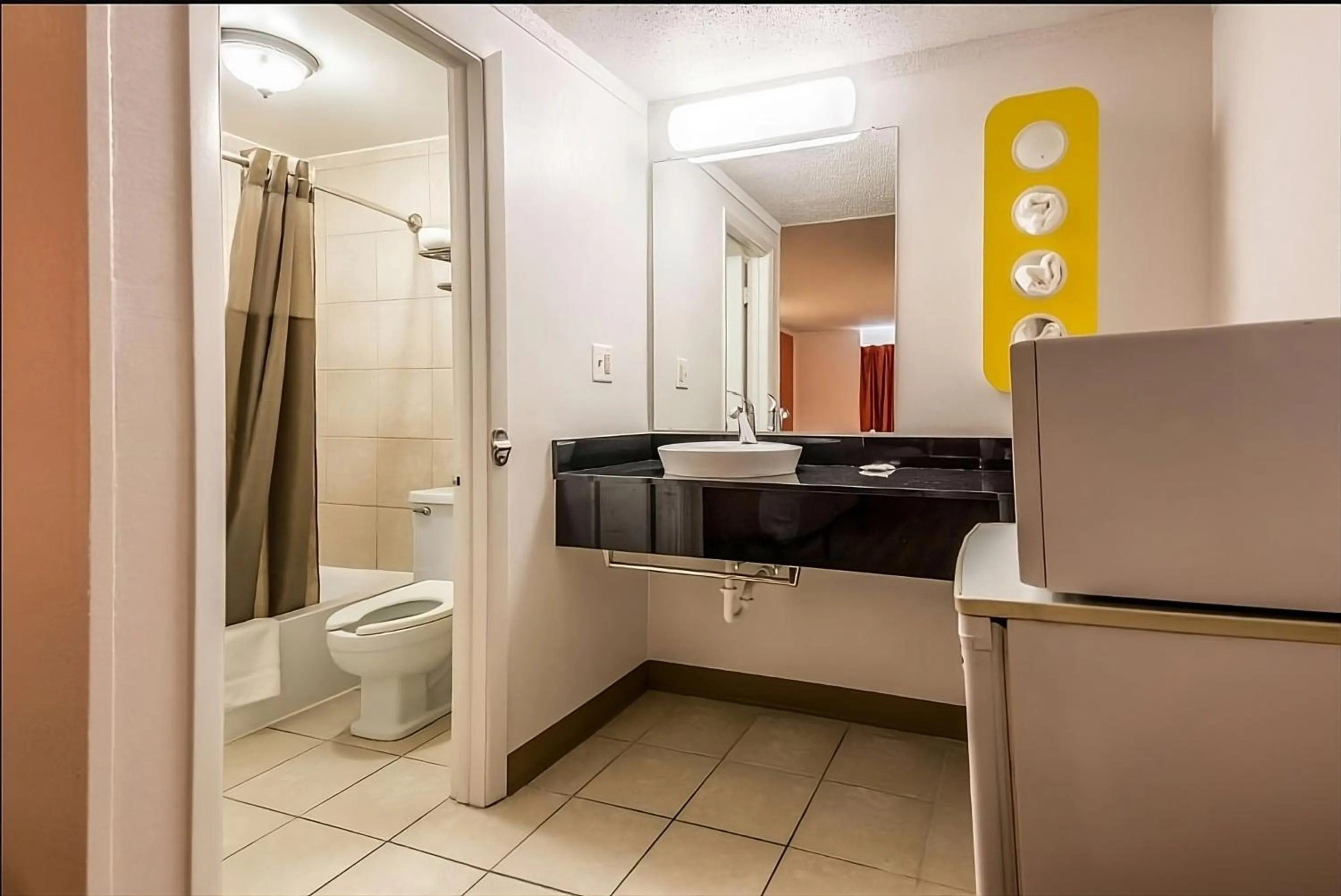 Deluxe King Room - Smoking in Motel 6-Schenectady, NY