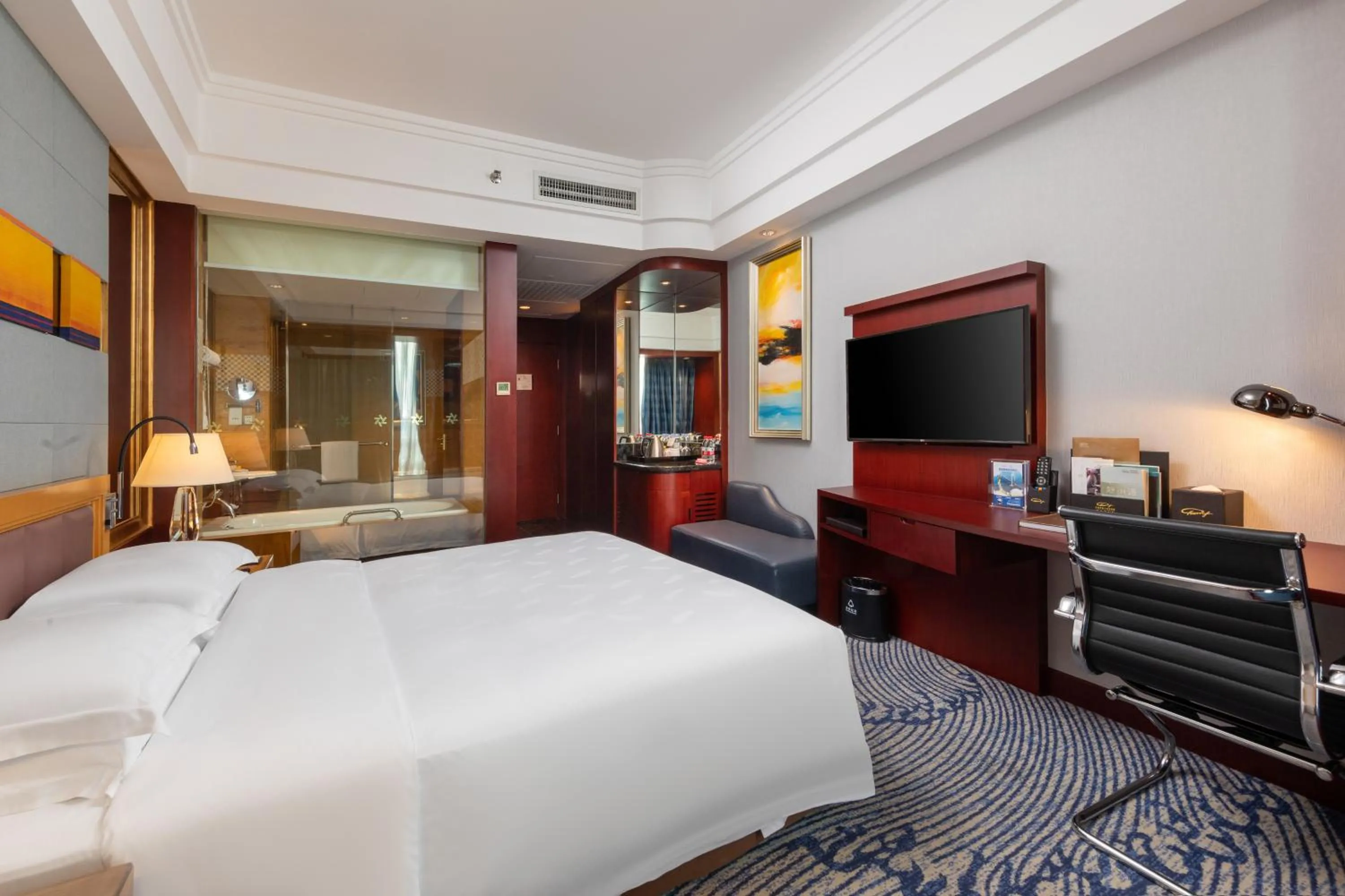 Superior King Room (Free Welcome Fruit) in Zhuhai Charming Holiday Hotel - 24hours stay