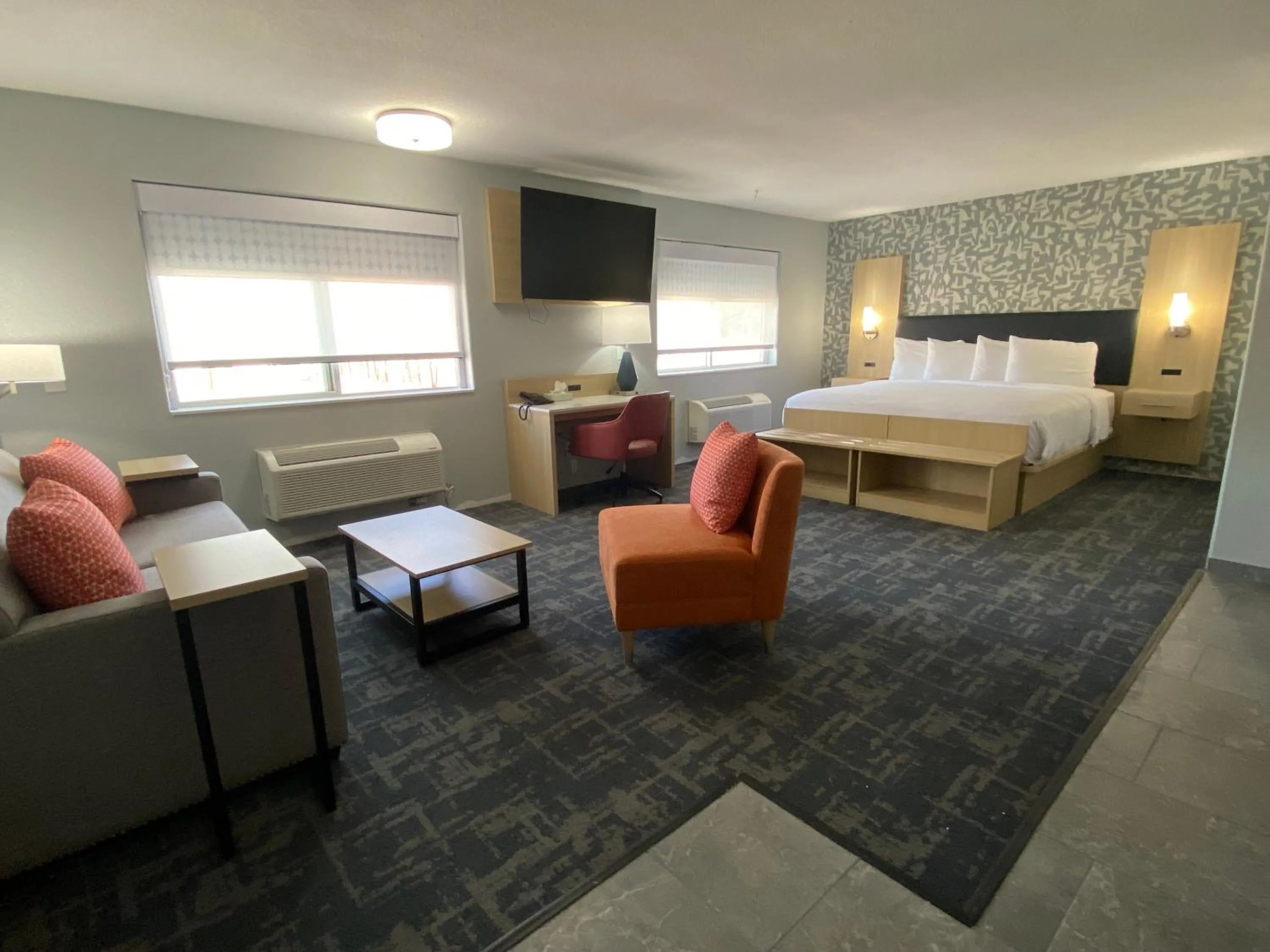 Deluxe King Suite in Stay Wise Inns of Montrose