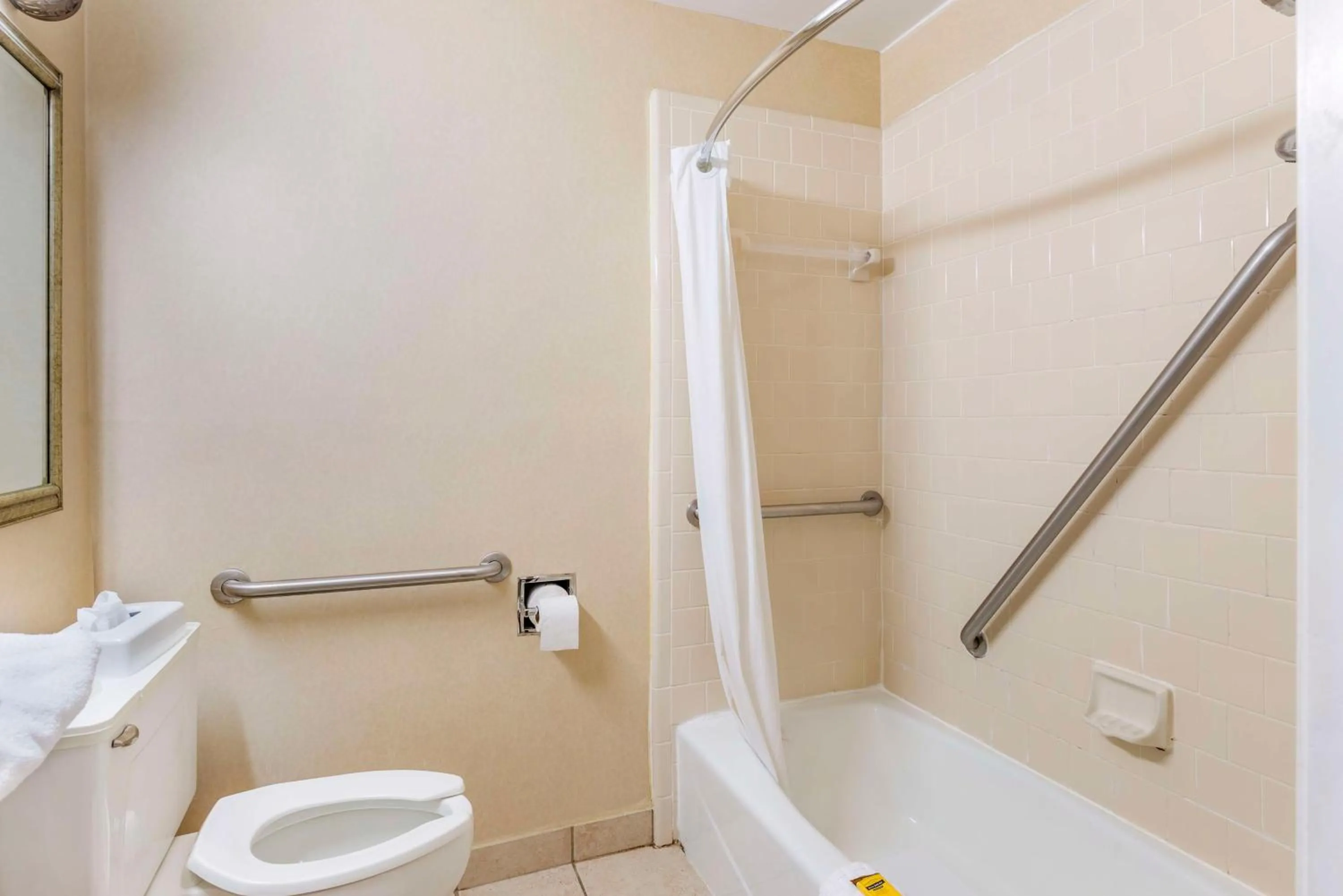 King Room - Disability Access in Best Western PLUS Governor's Inn Richmond