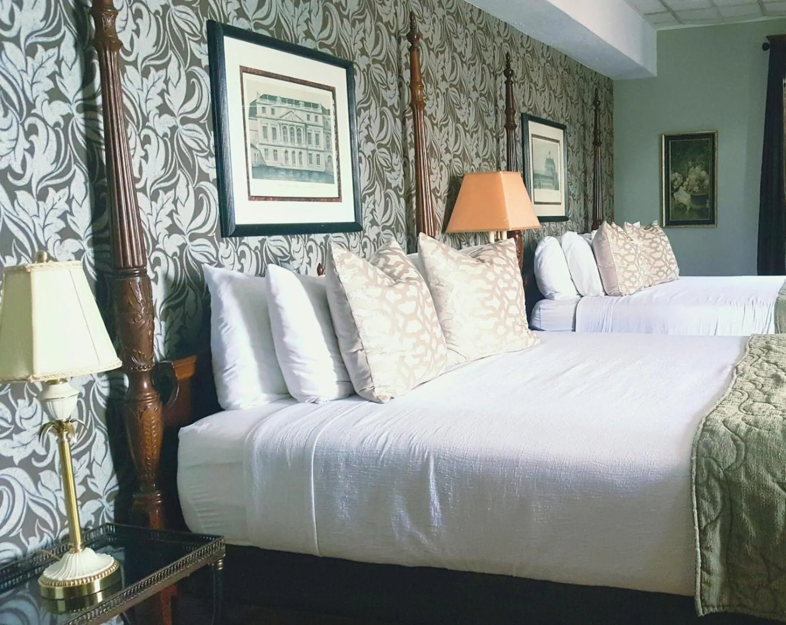 Queen Room with Two Queen Beds in Altland House Inn & Suites