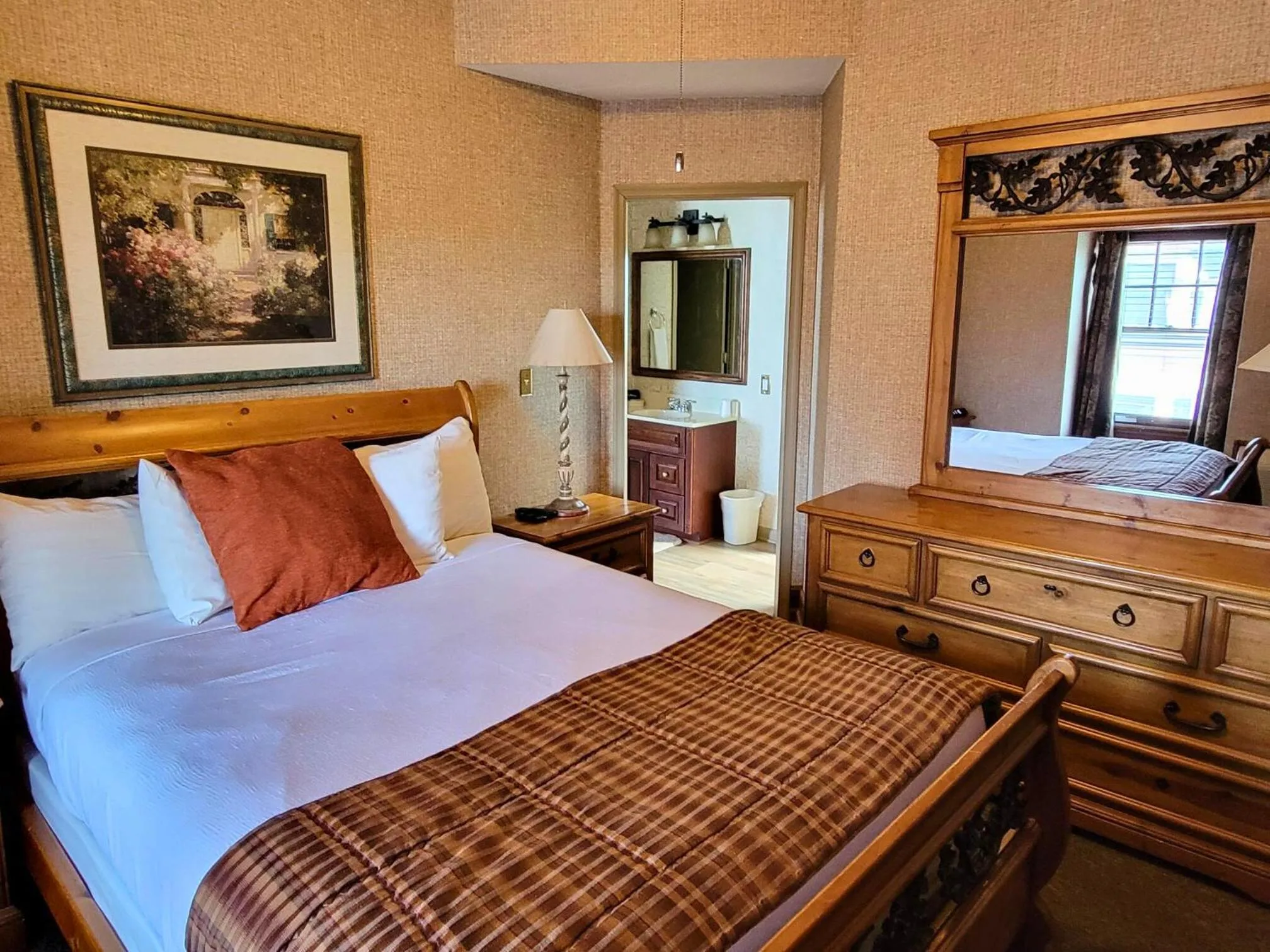 Deluxe Suite in Altland House Inn & Suites