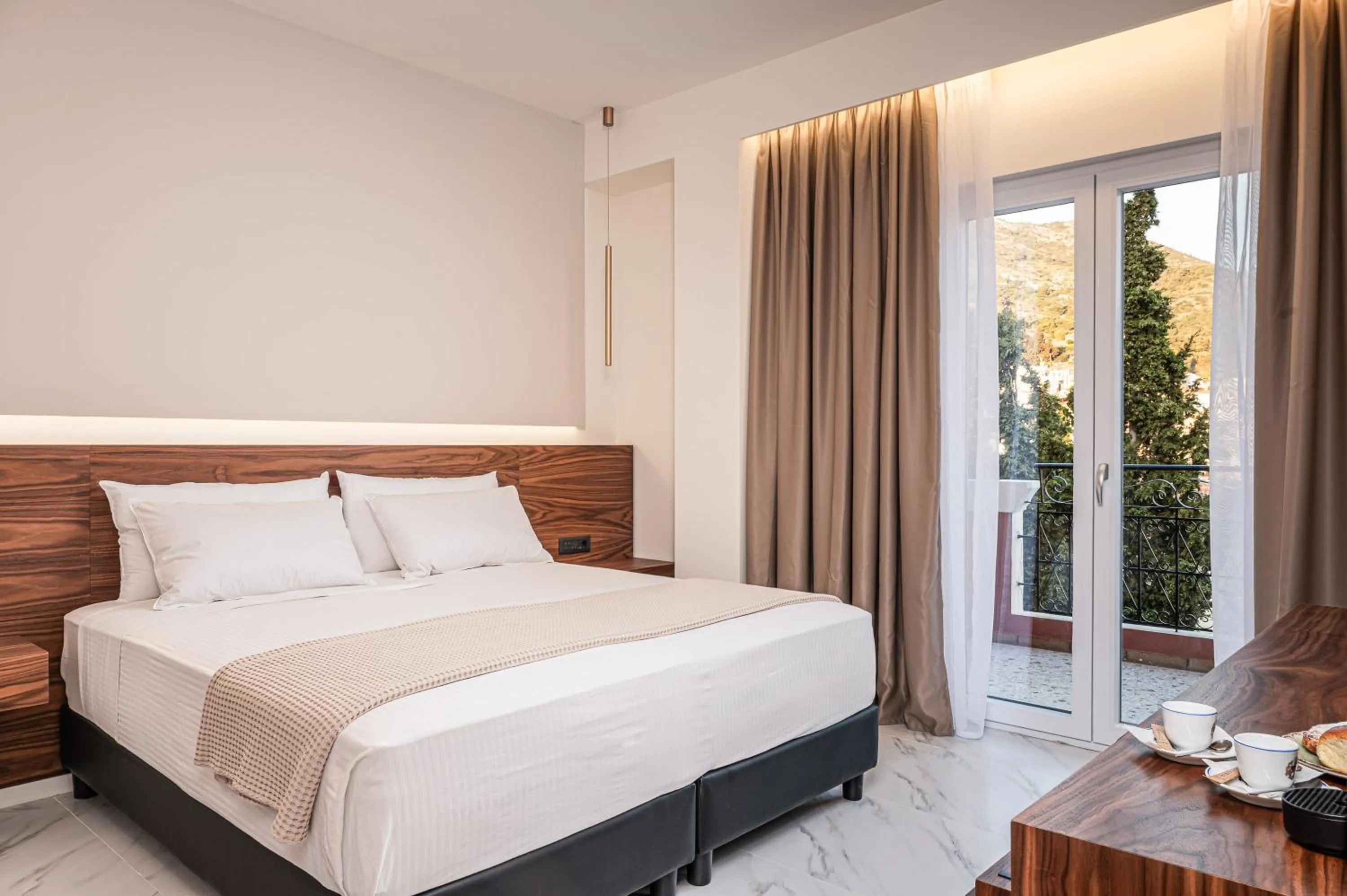 Deluxe Double or Twin Room with Side Sea View in Samos Hotel