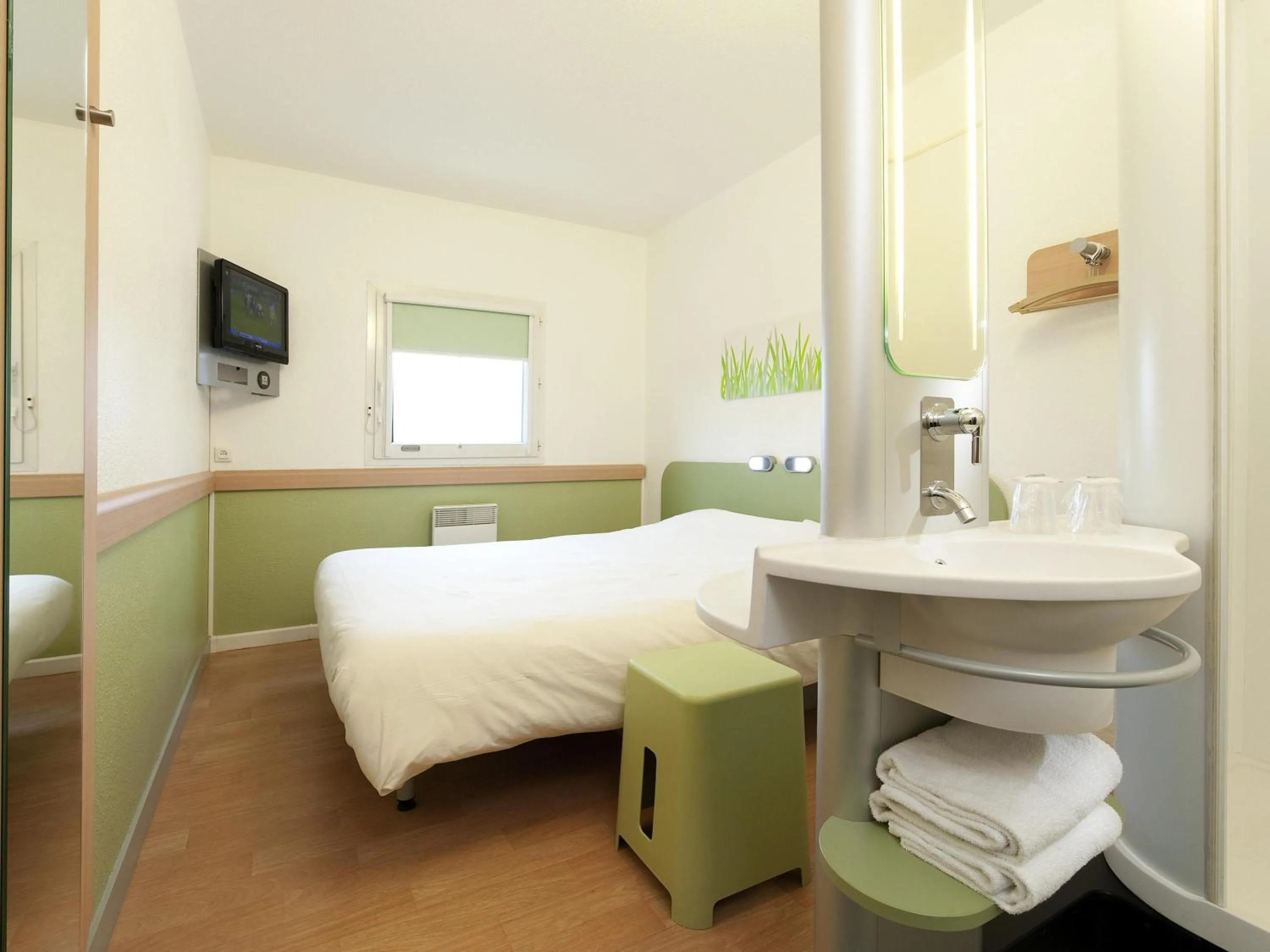 Classic Double Room in ibis budget Brugge Centrum Station