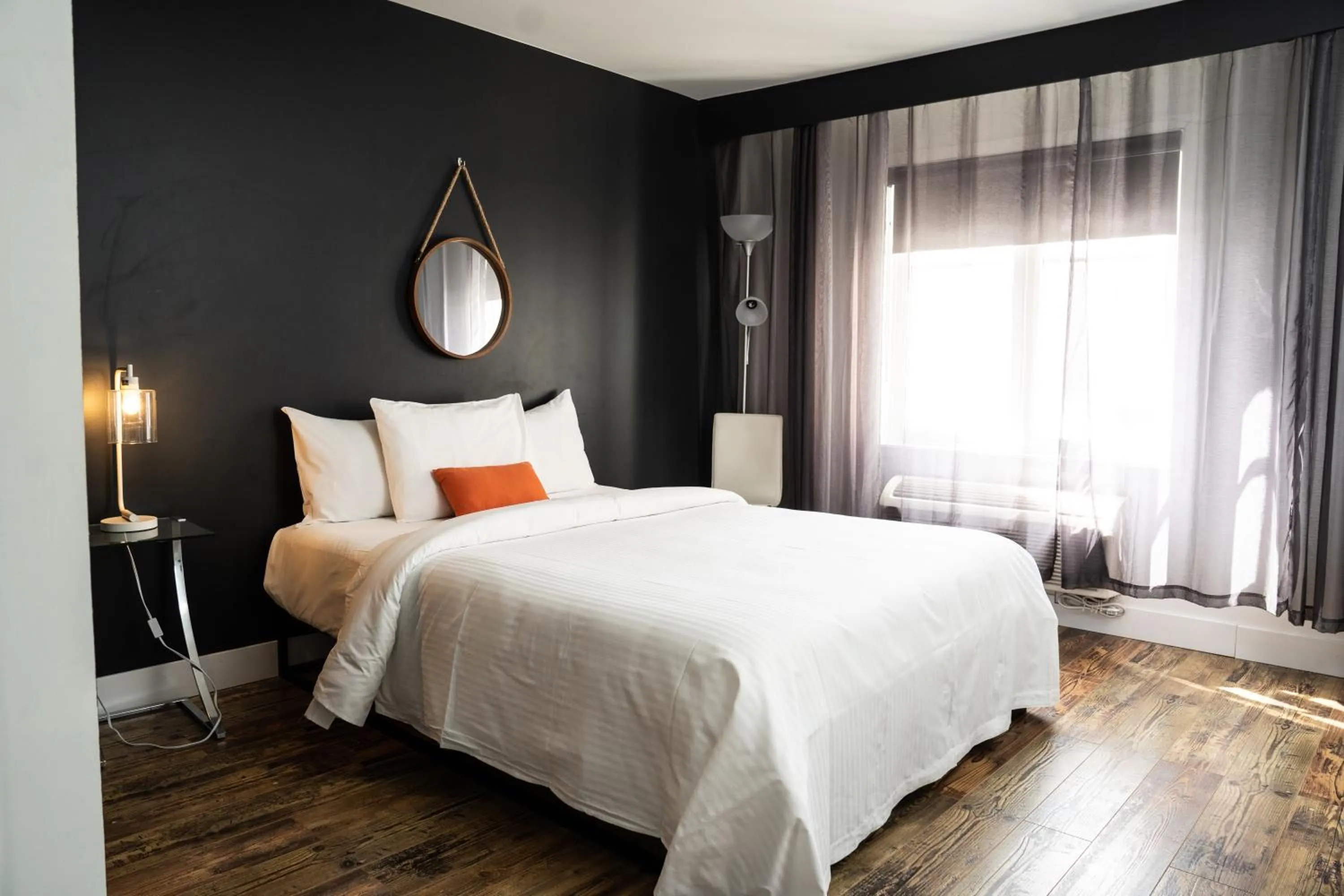 Queen Room in Hôtel Énergie Shawinigan