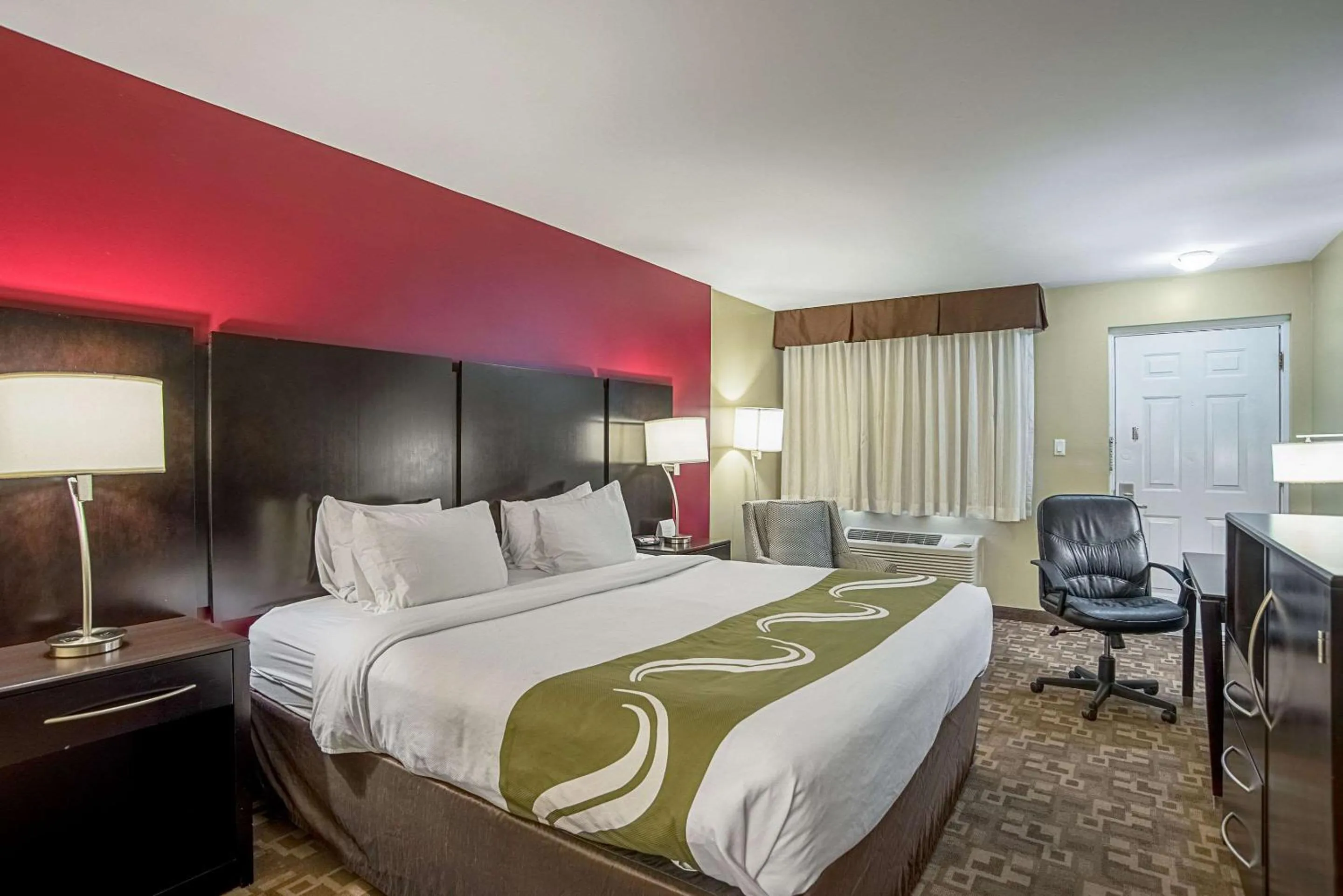 King Room - Non-Smoking in Quality Inn & Suites Phoenix NW - Sun City